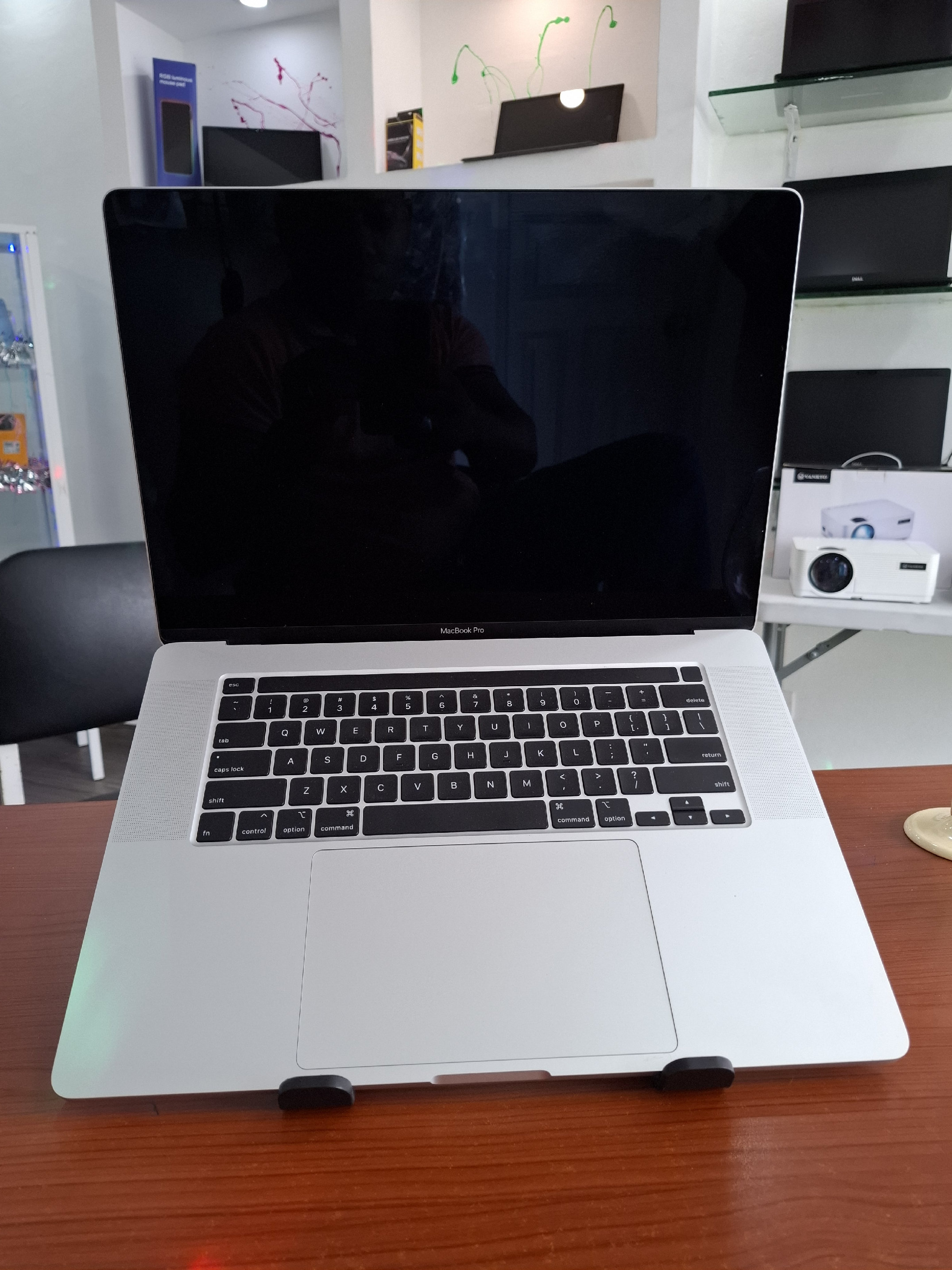computadoras y laptops - Macbook Pro 2019 i9 64GB de ram y 1tb ssd 16 pulgadas


Somos Tienda física  1