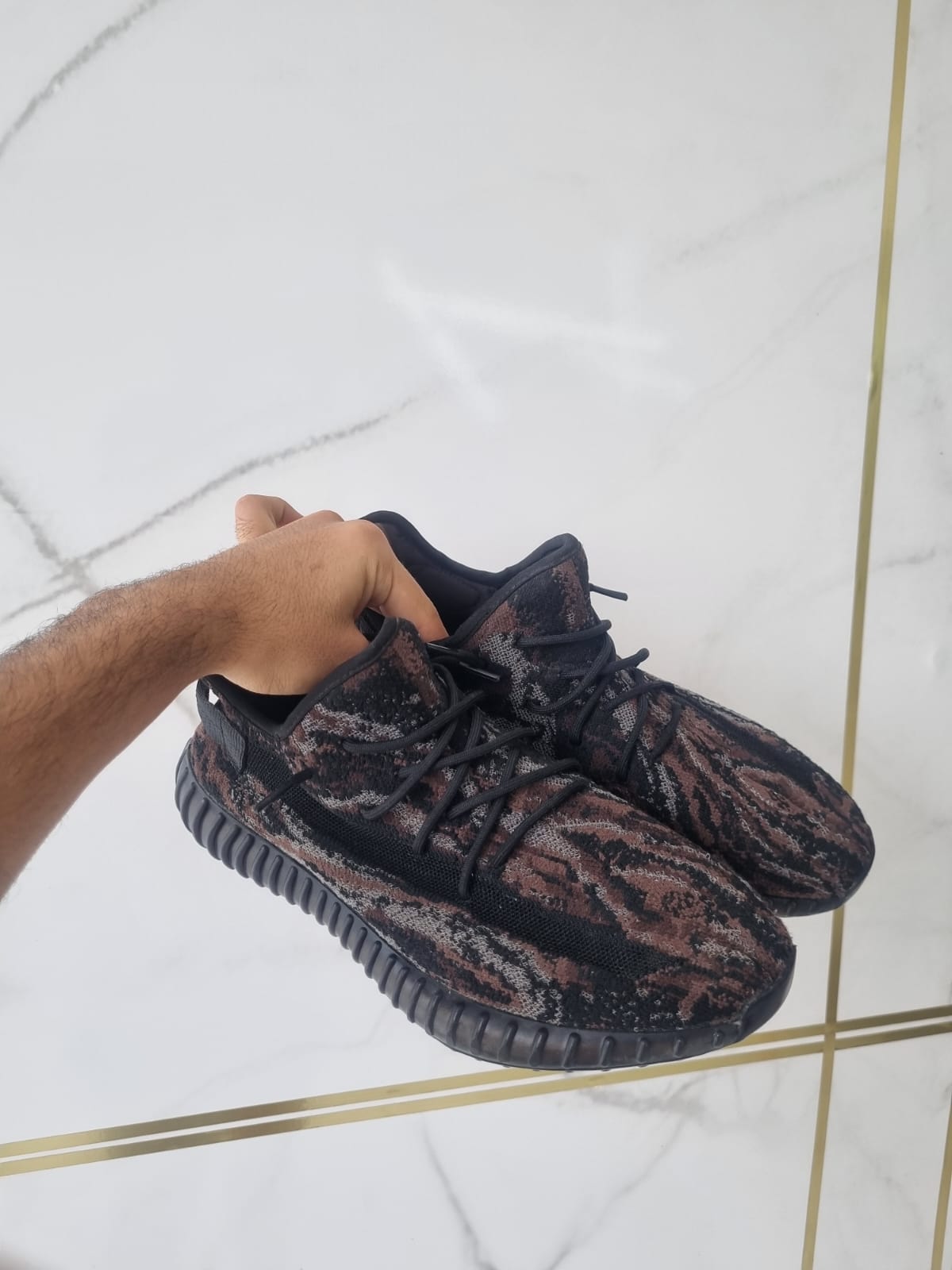 zapatos para hombre - 🔥YEEZY 350 V2 MX ROCK EN OFERTA🔥(Únicos dueños) 2