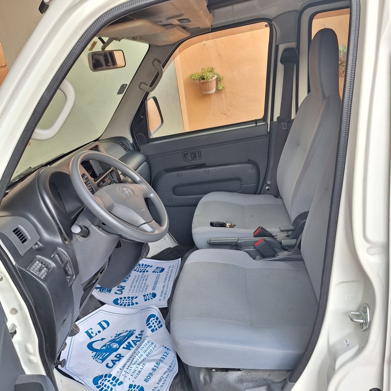 jeepetas y camionetas - Toyota Pixis van 2017 5