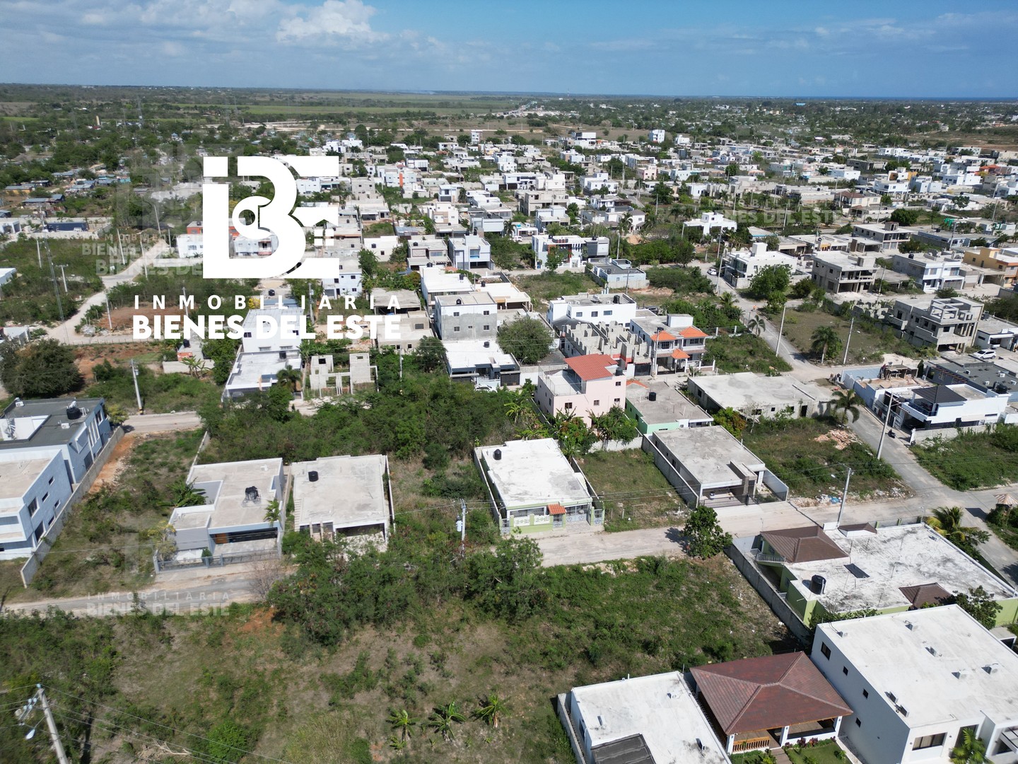 solares y terrenos -  Solar Muy Bien Ubicado en Residencial Naime Etapa Tres, con 225 Metros
 3