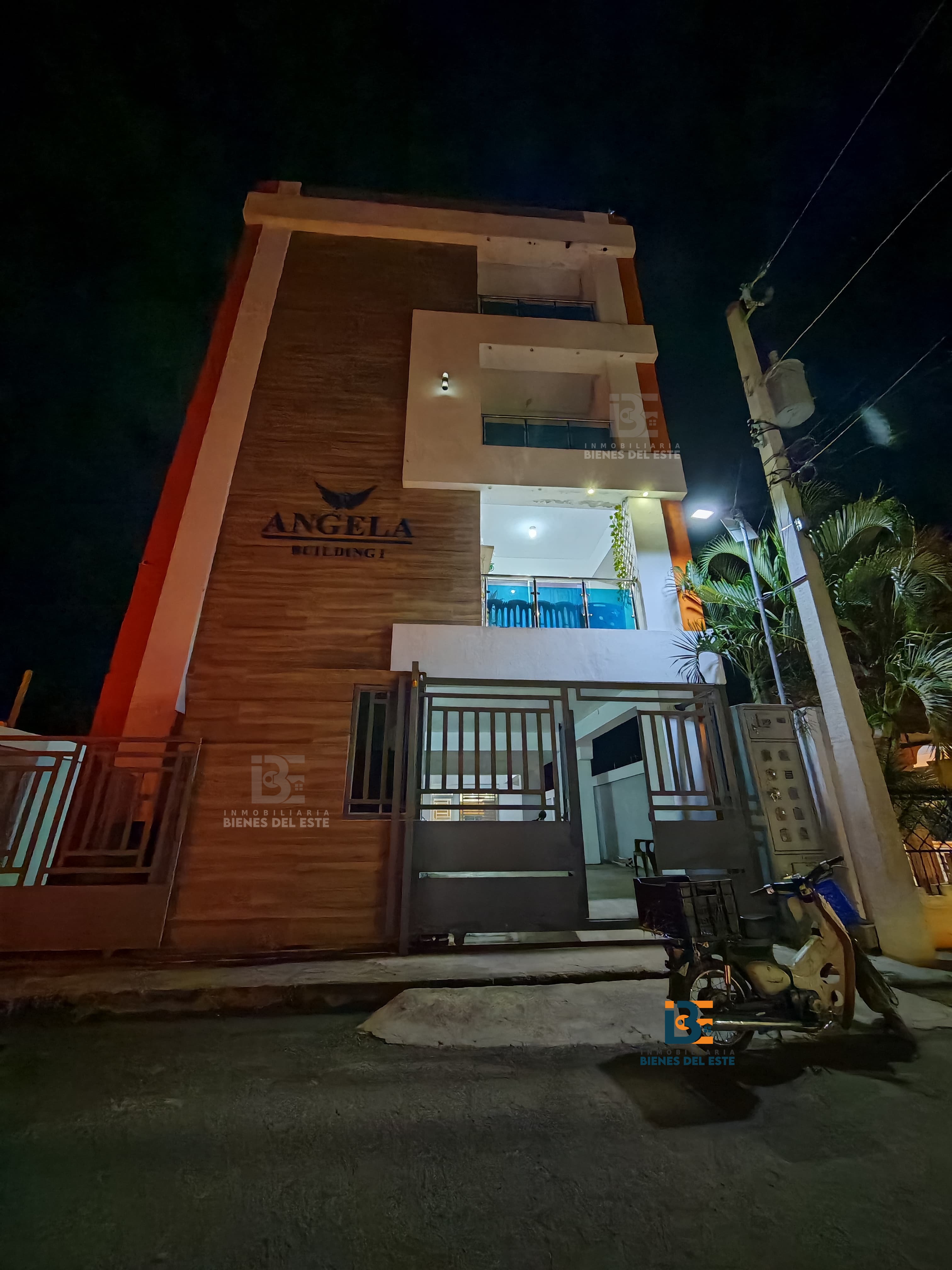 apartamentos - Se Renta Lujoso Apartamento con Tres habitaciones. 0