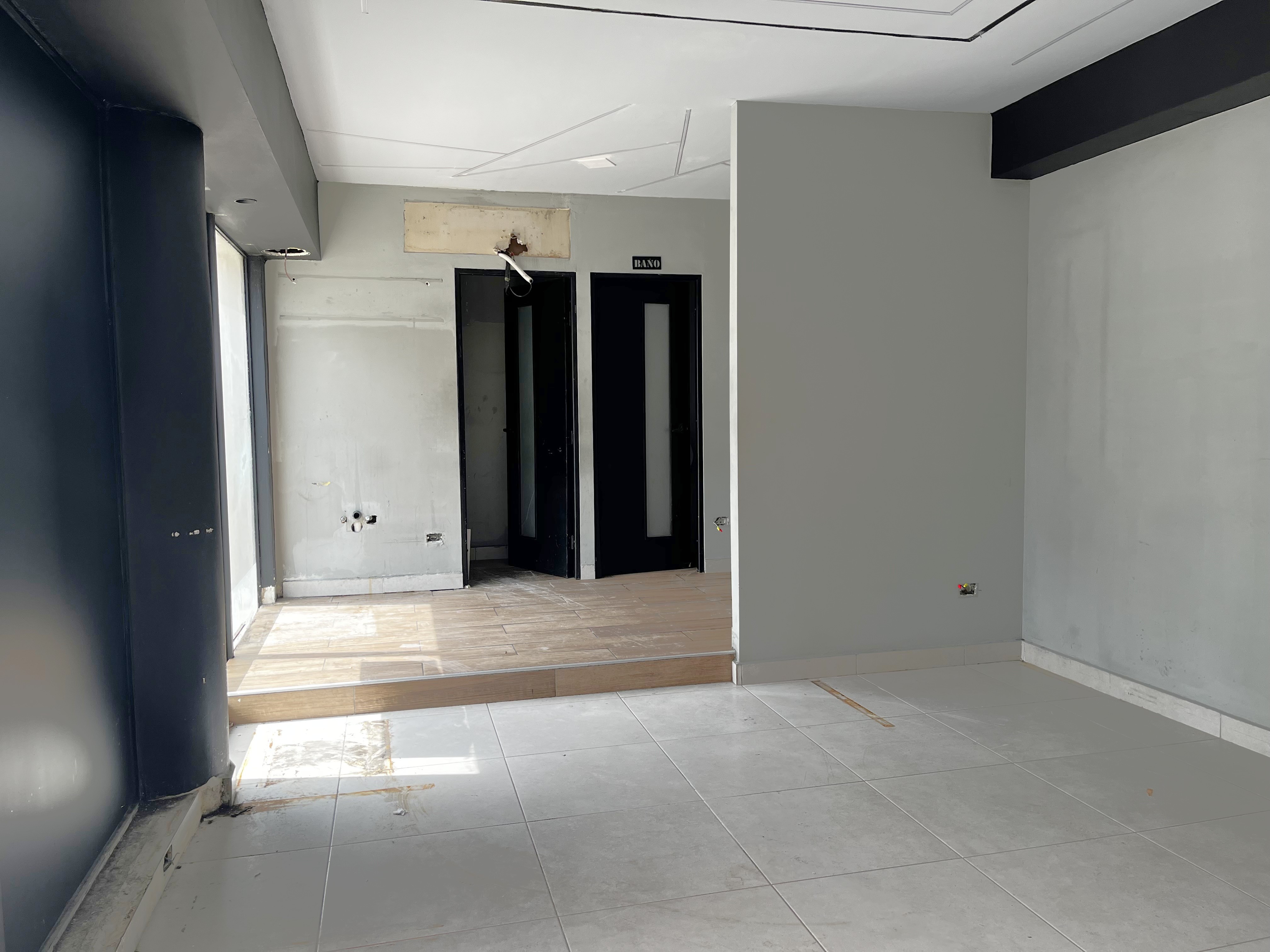 oficinas y locales comerciales - Local Comercial Alquiler Piantini  de 64 m2 9