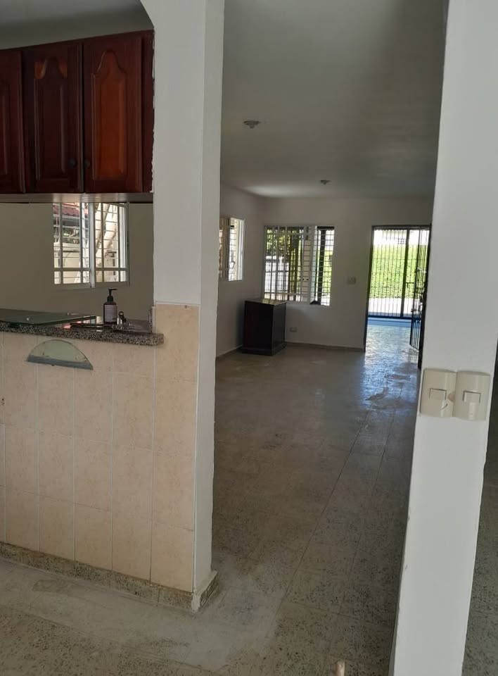 casas - Casa De 4 Hab. 1 Baño, Prox. León Jiménez, 27 De F 8