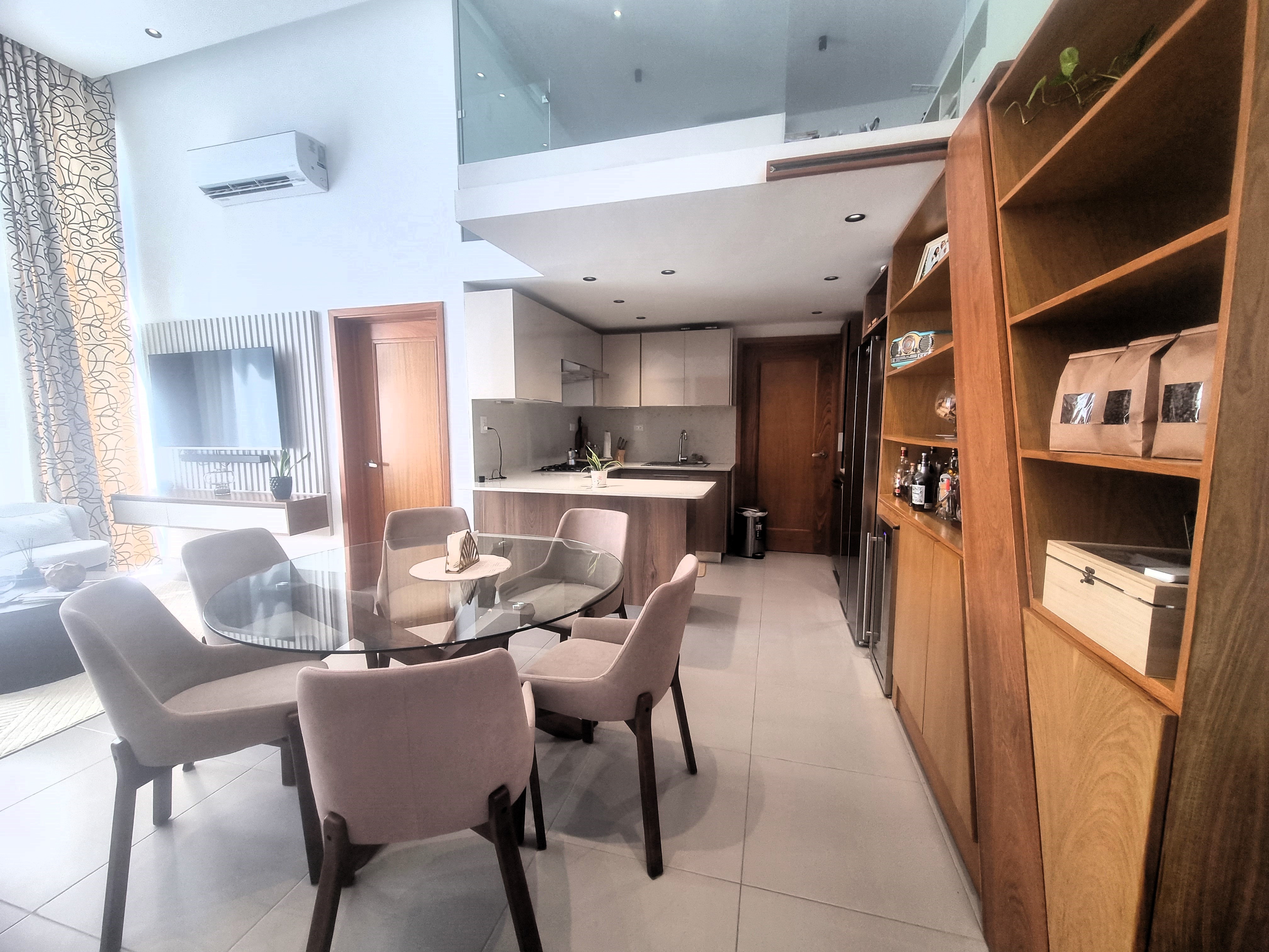 apartamentos - Venta Apartamento en NACO, amueblado, piso alto 4