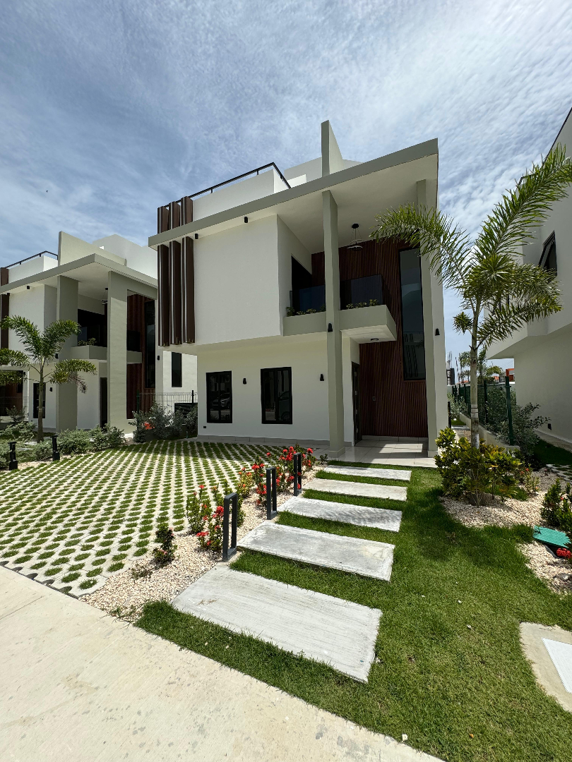 casas vacacionales y villas - Villa con Amplio Patio Res. Bavaro Punta Cana