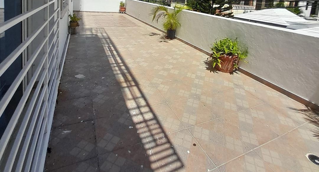 apartamentos - Se alquila apartamento amueblado con terraza en Bella Vista. 9