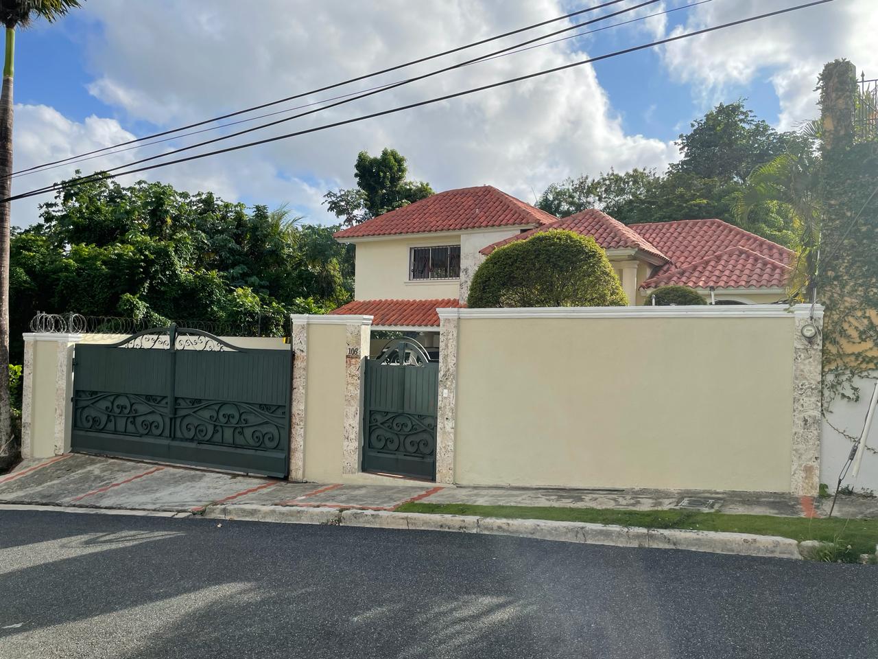 casas - Vendo casa en  Arroyo Hondo lll 0