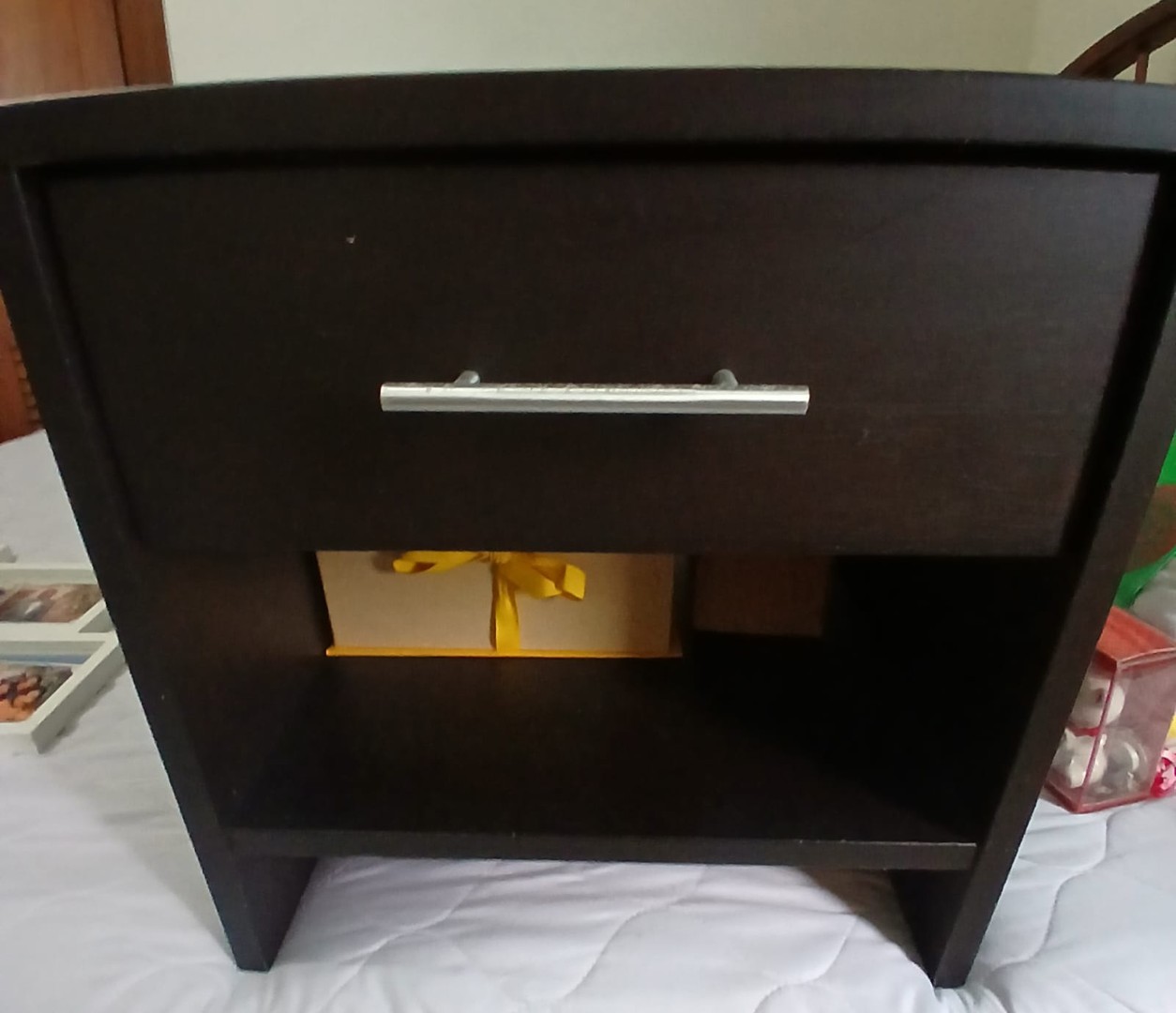 muebles y colchones - Gavetero negro 6 gavetas y mesa de noche 2