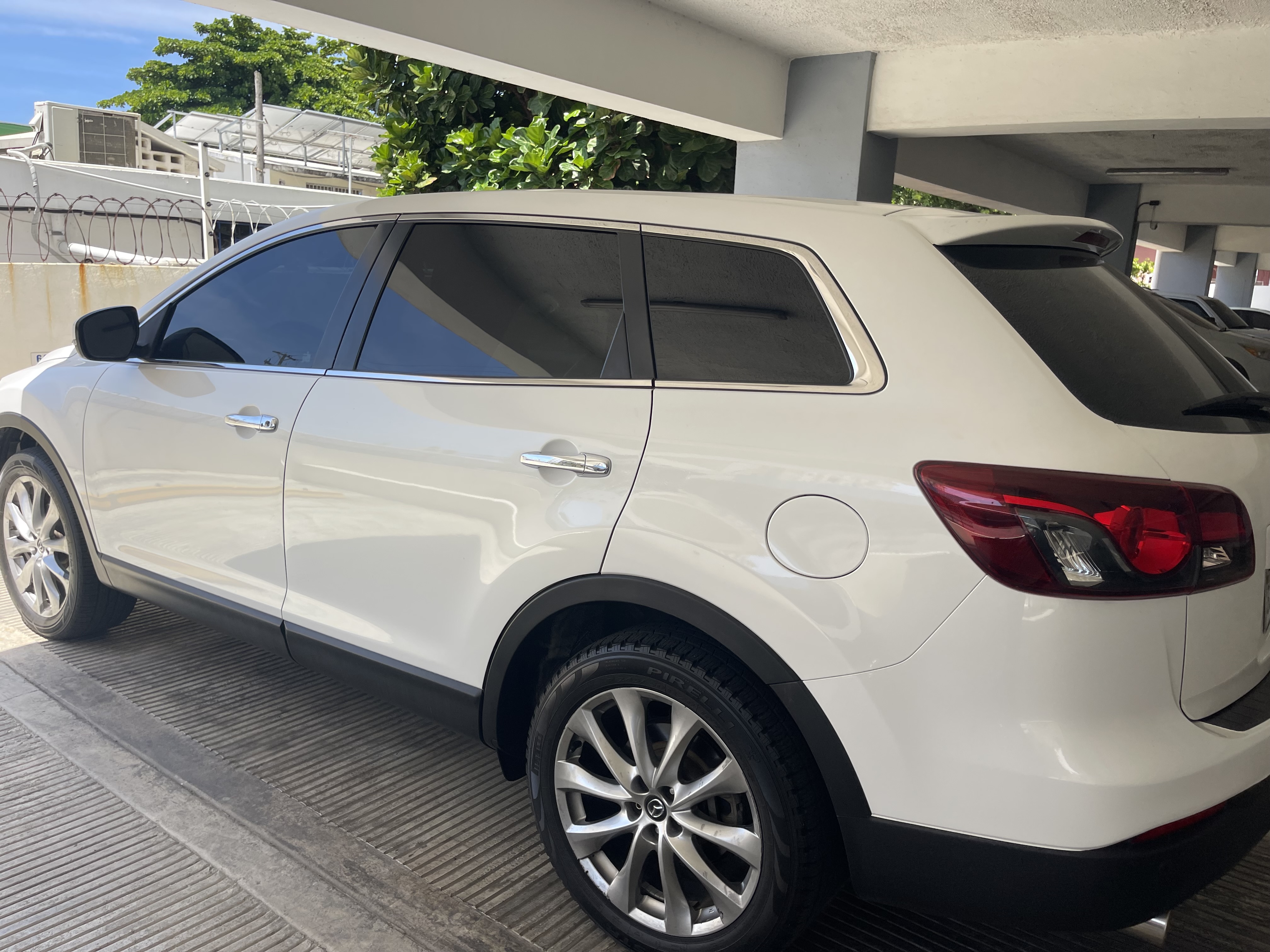 jeepetas y camionetas - Mazda CX9 de Venta en Santo Domingo  4