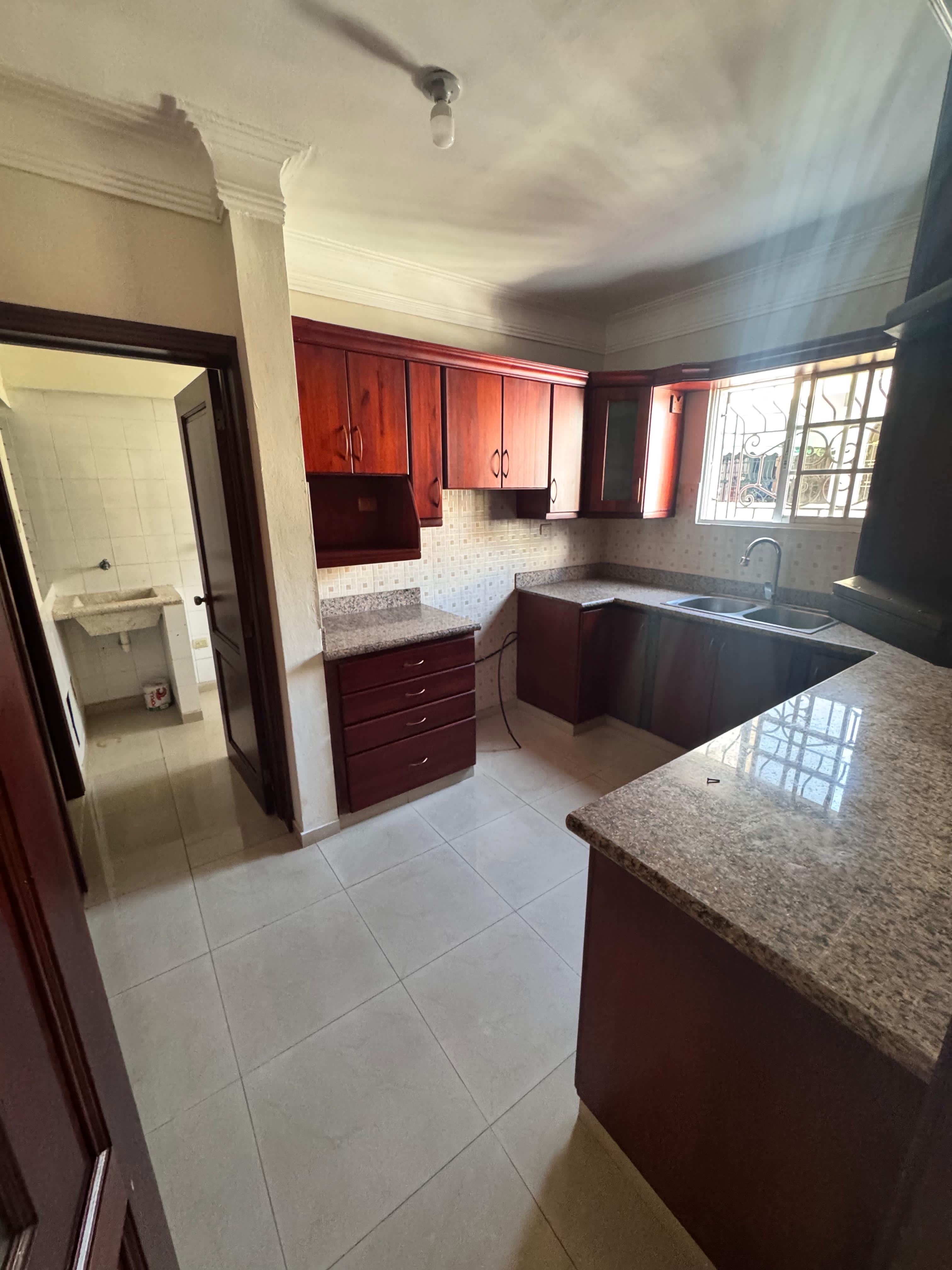apartamentos - SE VENDE HERMOSO Y AMPLIO APARTAMENTO EN BELLA VISTA! 6
