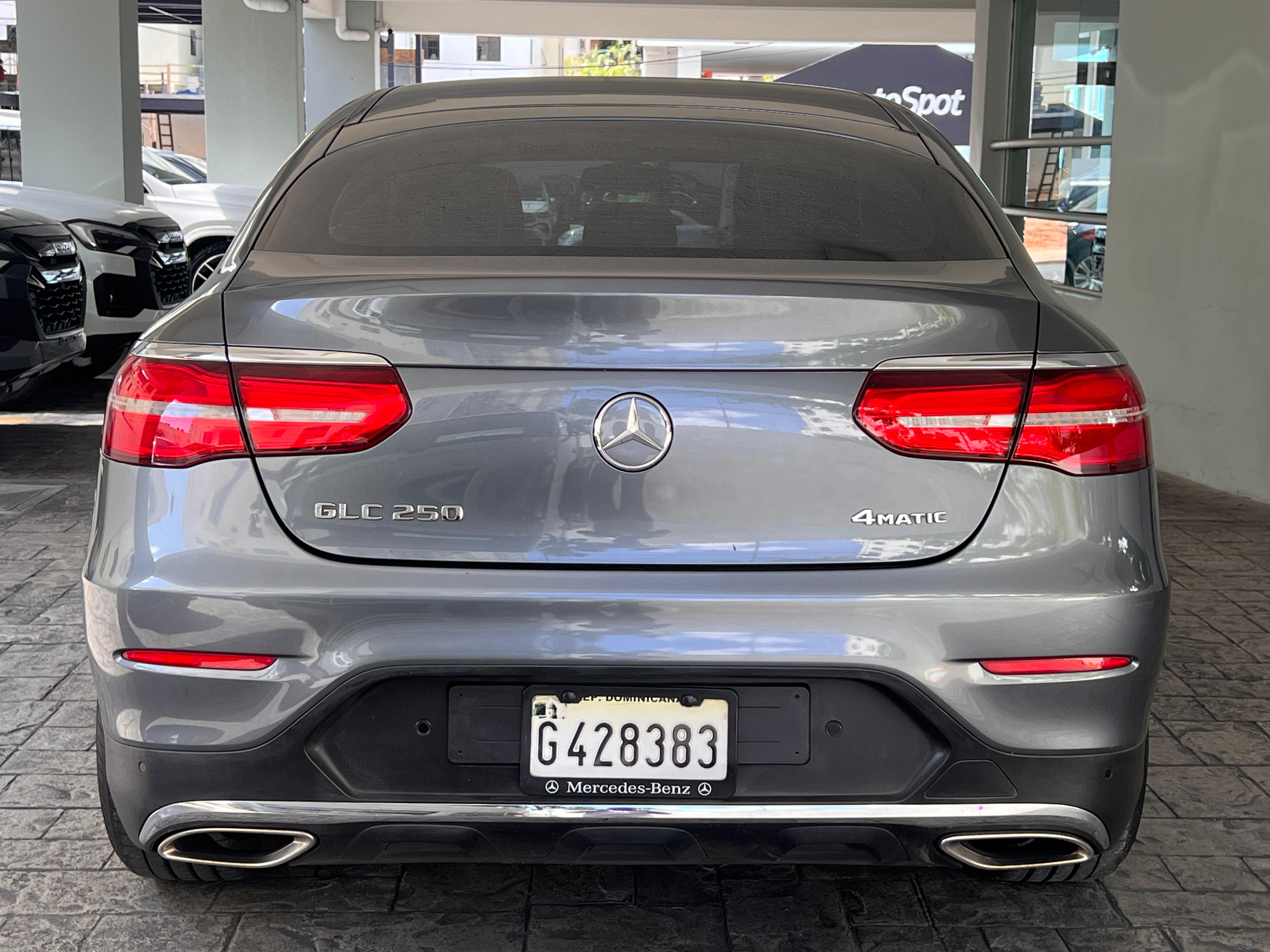 jeepetas y camionetas - Mercedes Benz Clase GLC 250 4Matic Copue 2018 6