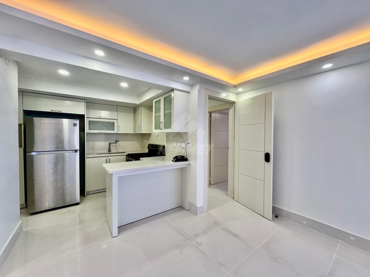 apartamentos - TORRE PISCINA Y GIMNASIO CERRO ALTO SANTIAGO 2