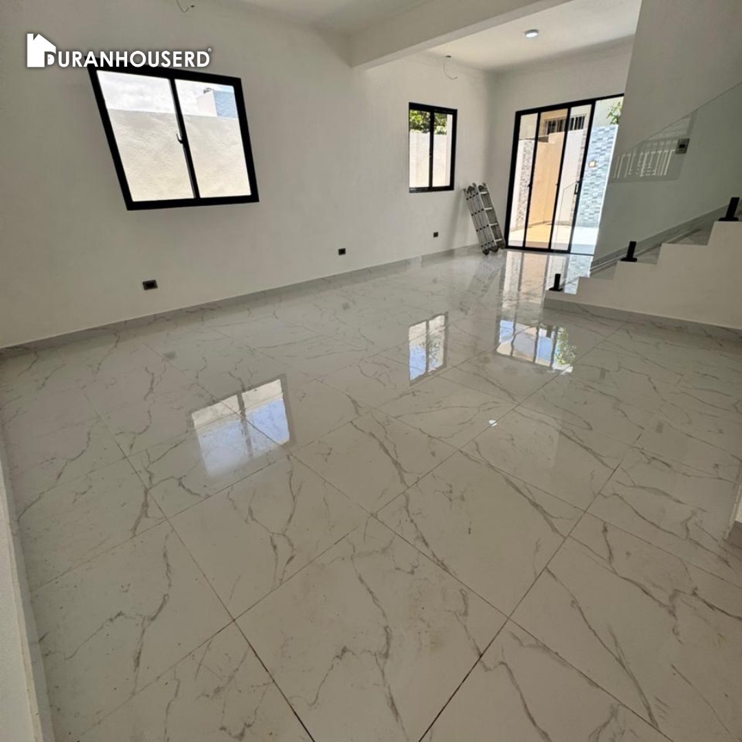 casas - venta de casa con piscina en la autopista de san isidro Santo Domingo este  3
