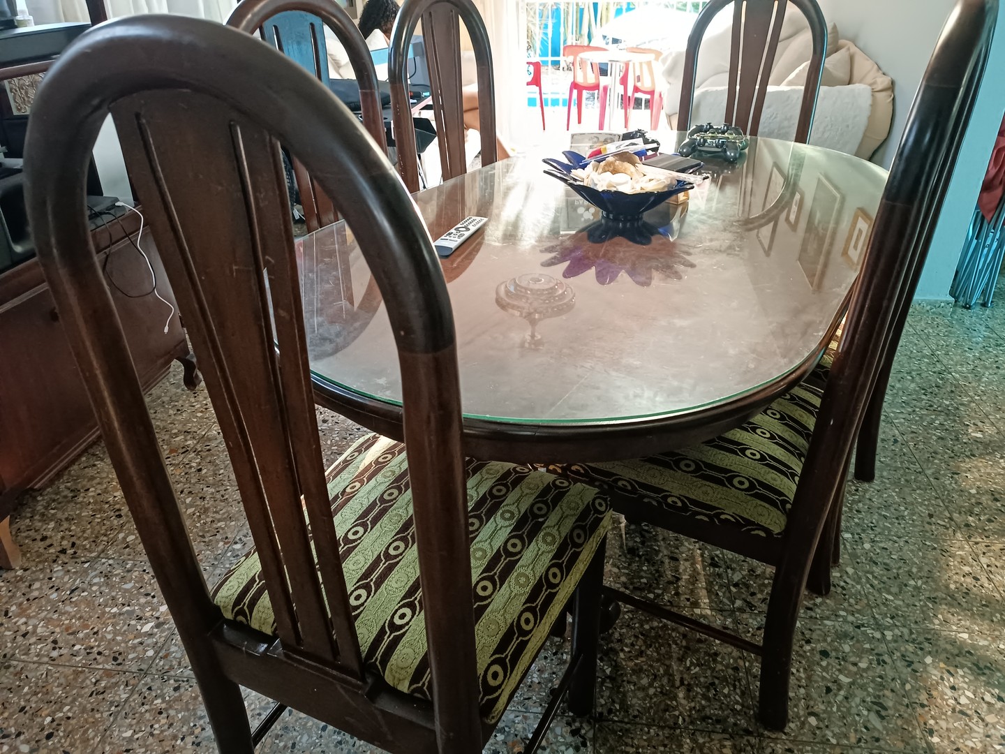 muebles y colchones - Comedor de caoba de 6 sillas 1