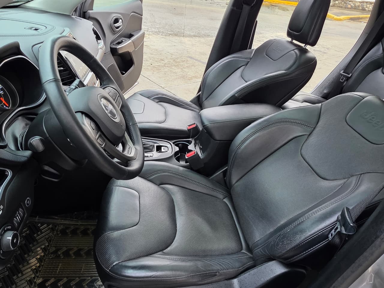 jeepetas y camionetas - Jeep Cherokee 2019 limited  4