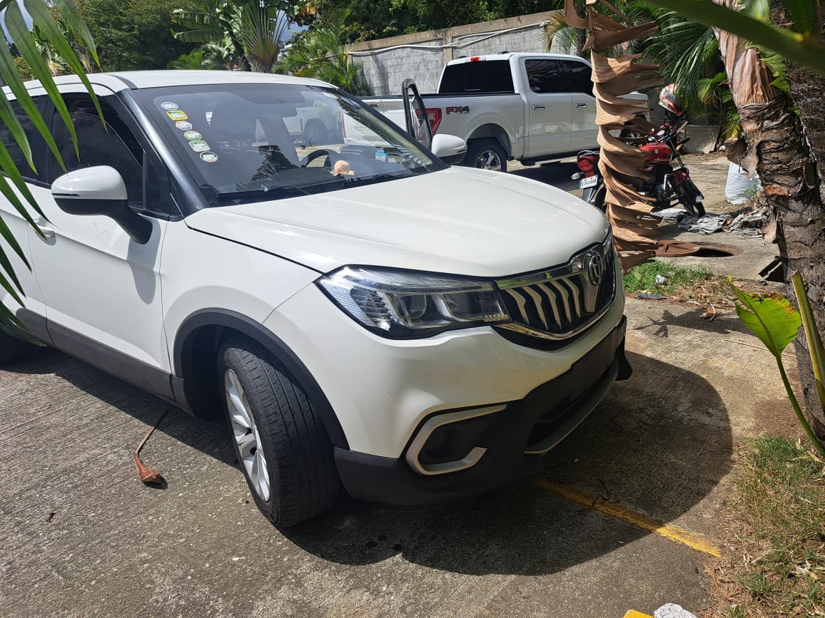jeepetas y camionetas -  Brilliance V3 Año 2021 - Unico Dueño 1