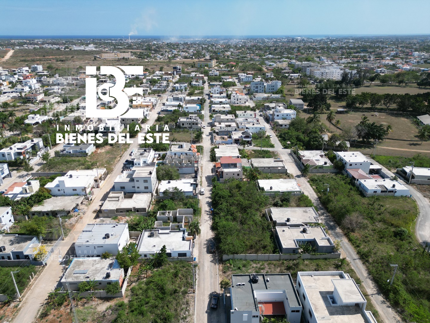 solares y terrenos -  Solar Muy Bien Ubicado en Residencial Naime Etapa Tres, con 225 Metros
 4