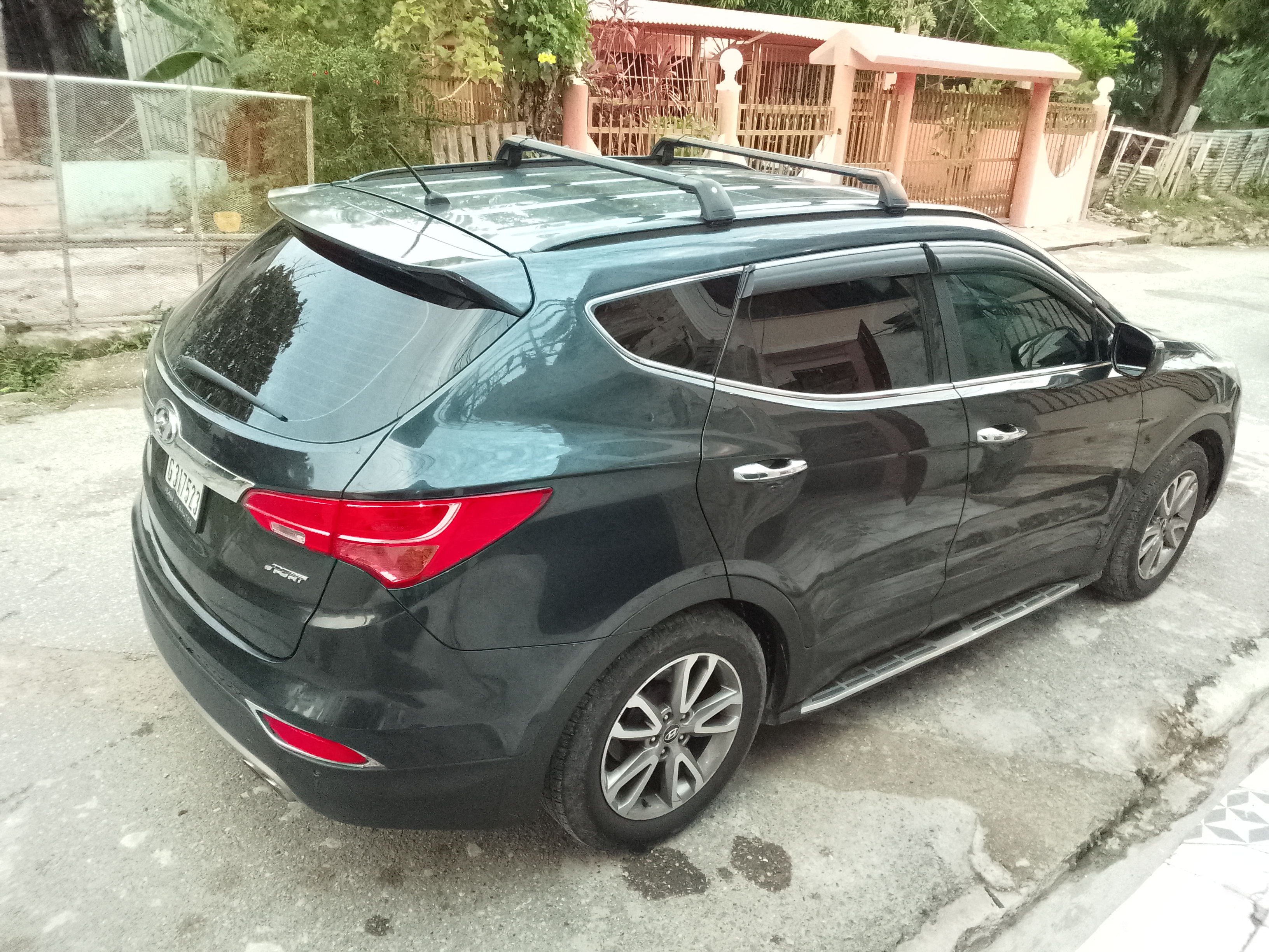 jeepetas y camionetas - Venta de Hyundai Santa Fe 2014 1