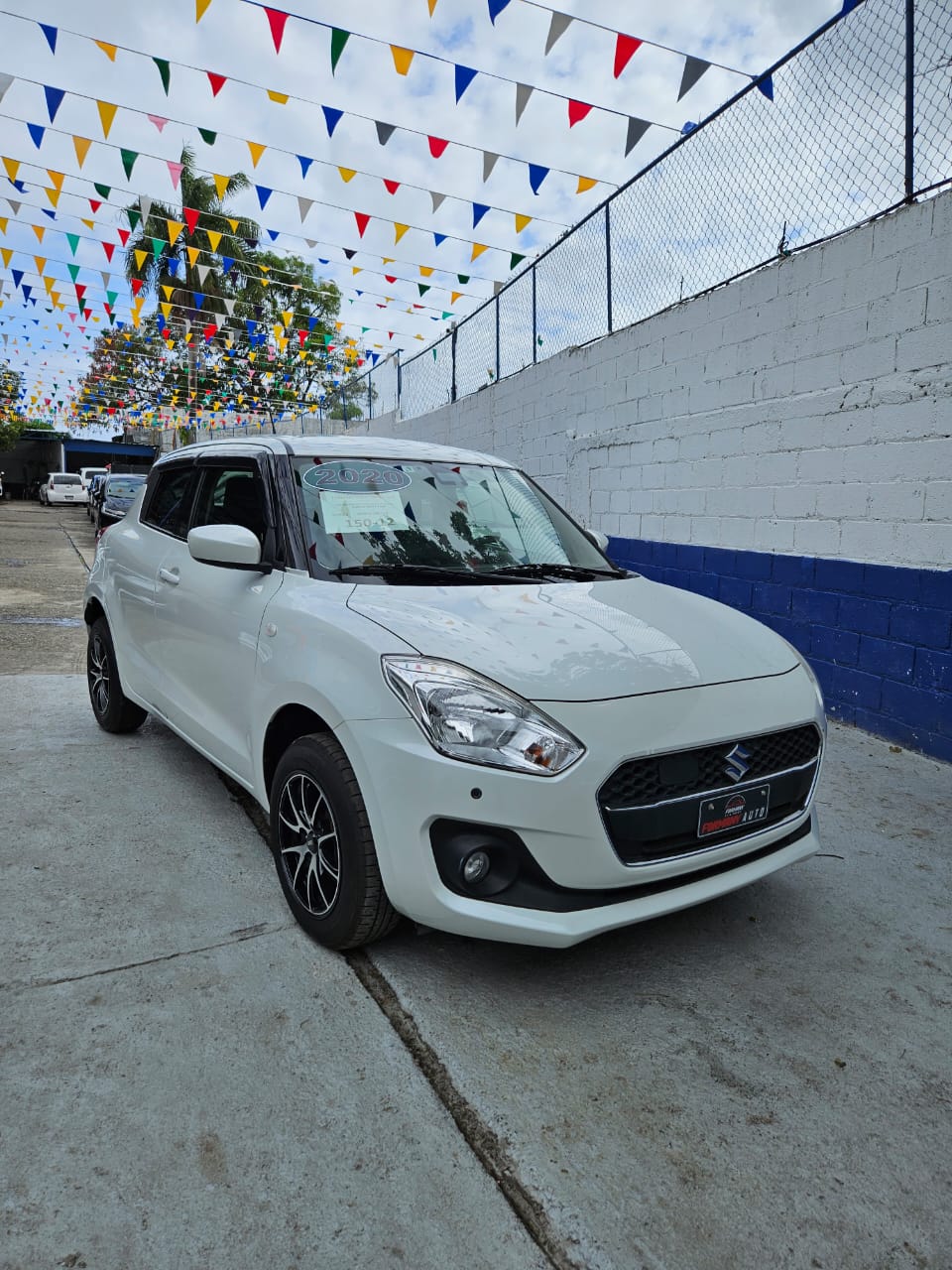 carros - SUZUKI SWIFT  0