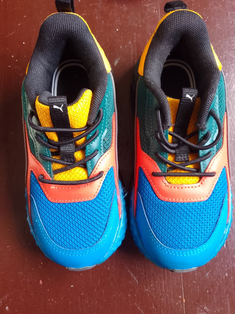 ropa y zapatos - Zapatos casi nuevos para niños de 4 a 6 años 6