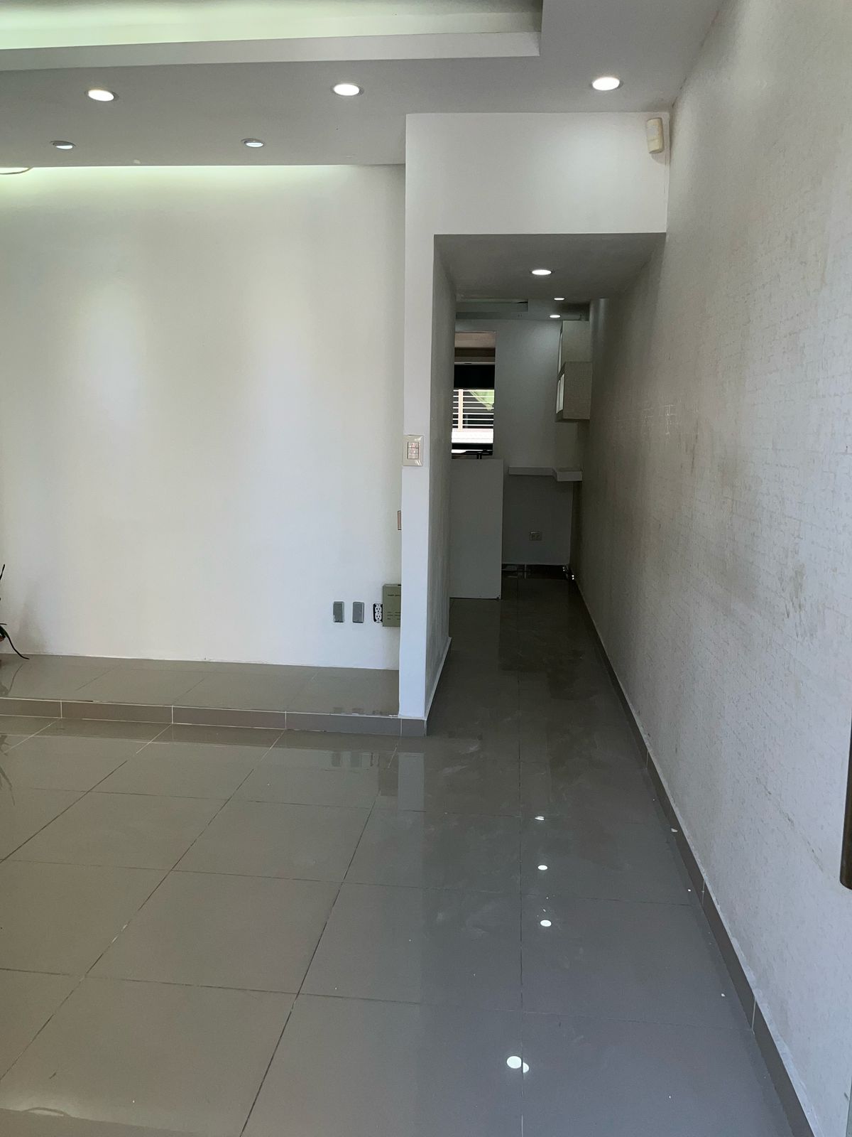oficinas y locales comerciales - Amplio Local comercial 240m2 ideal para negocio 1