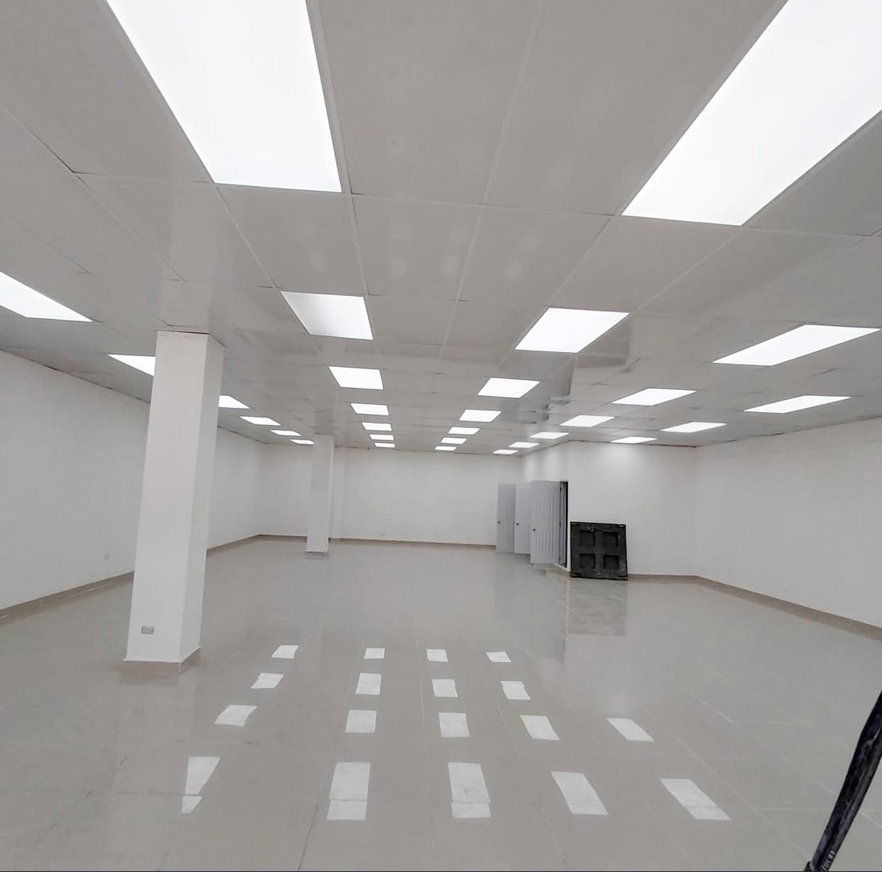 oficinas y locales comerciales - Alquiler local céntrico en la Duarte 1