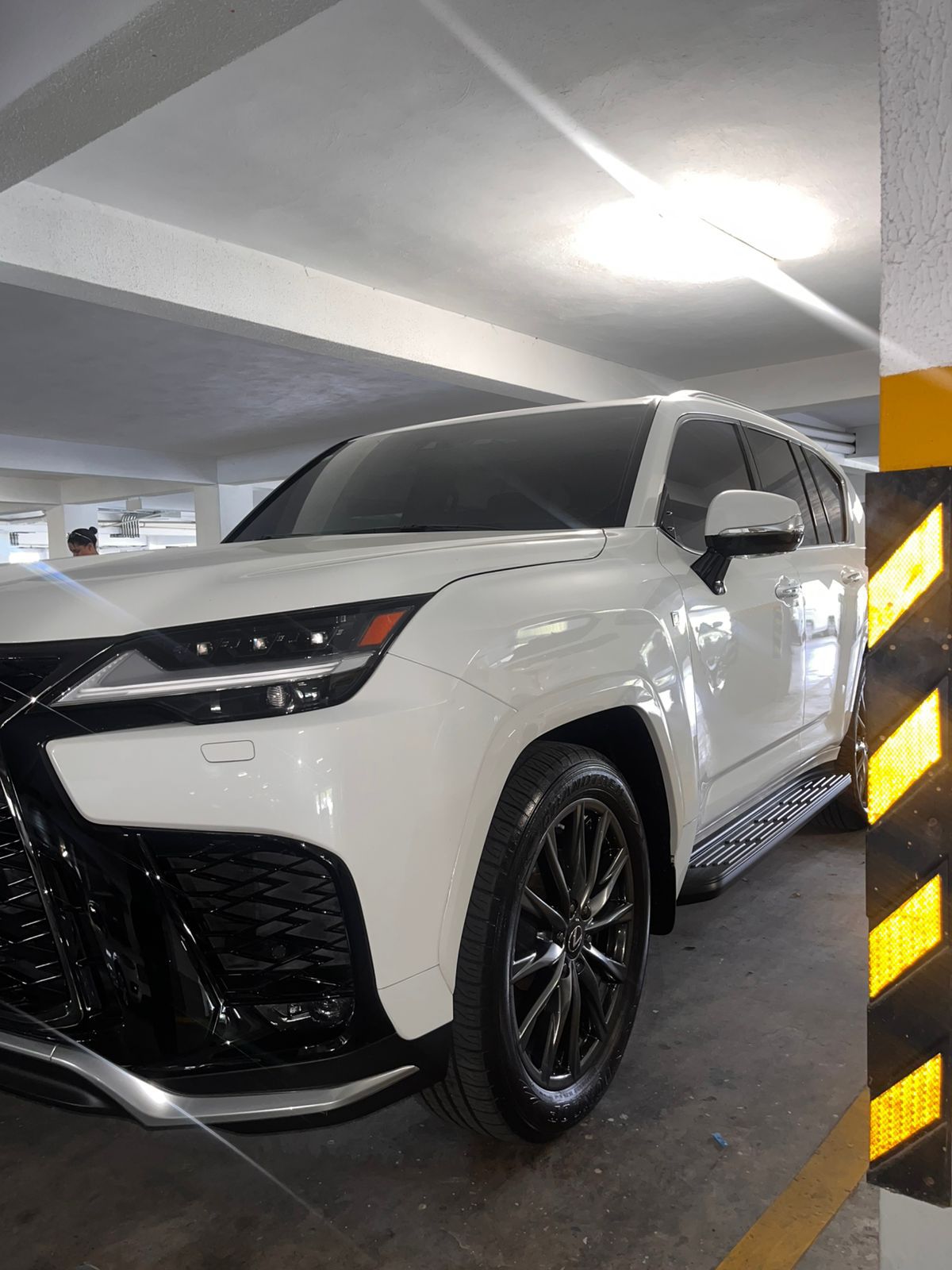 jeepetas y camionetas - SE VENDE: Lexus COMO NUEVO 3