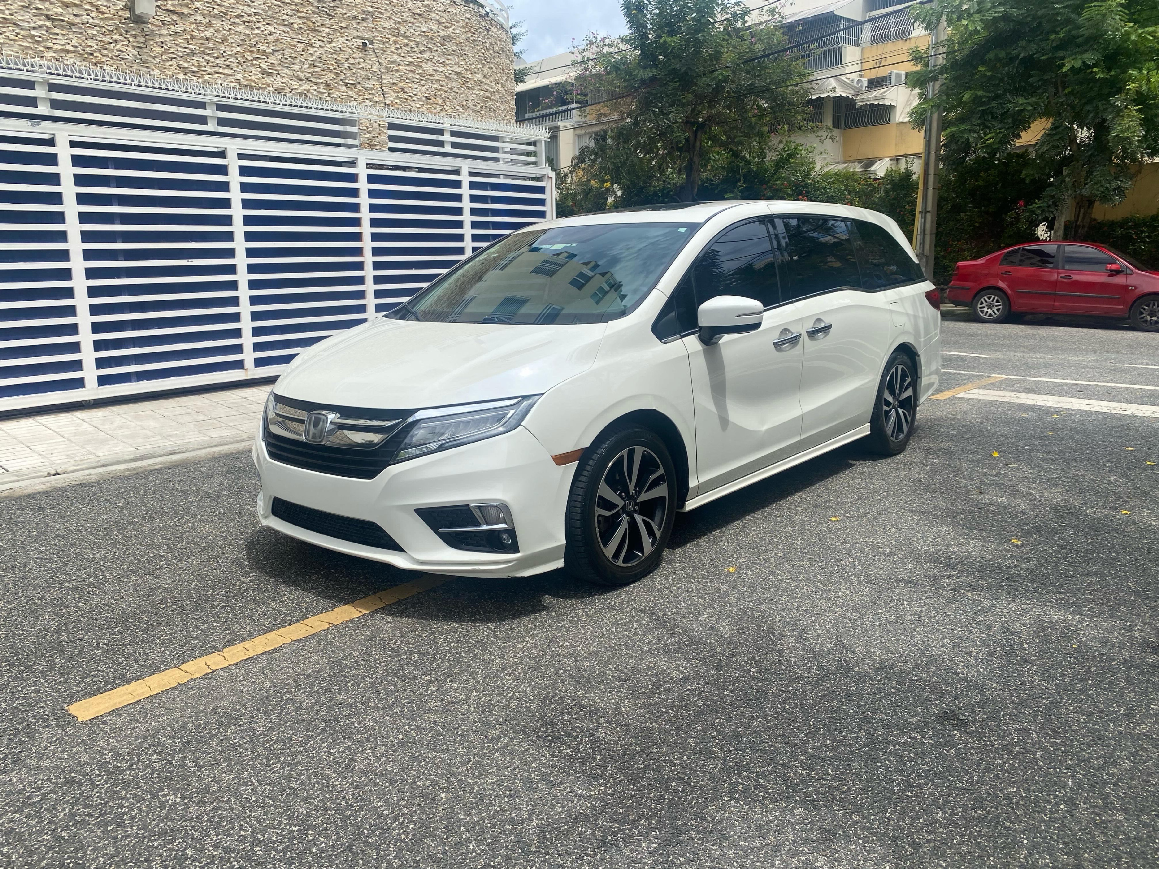 carros - Honda Odessy 2018 Elite, ful, sunroof, aspiradora, pantalla, asientos giratorios 0