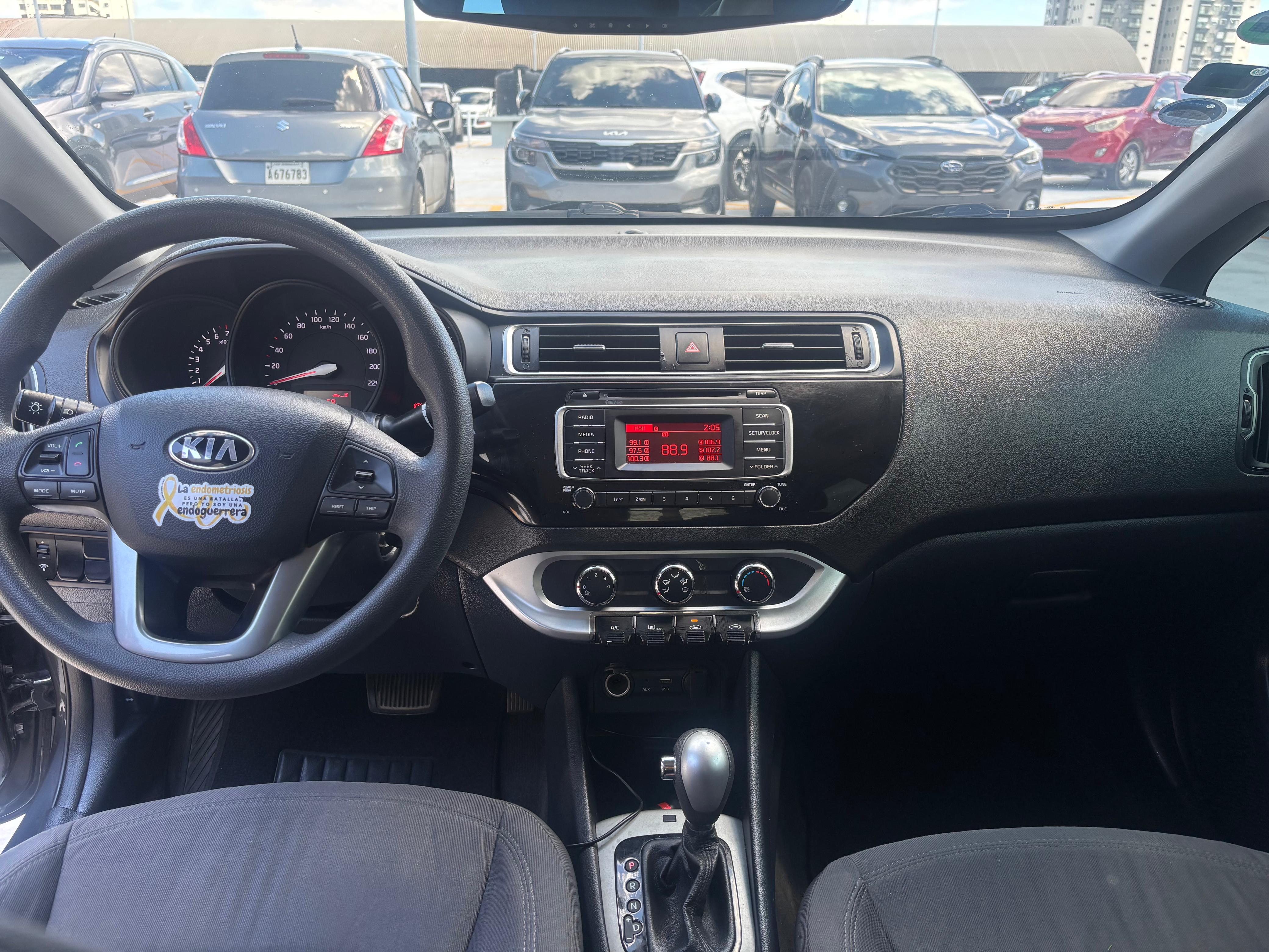 carros - Kia Río 2017 3