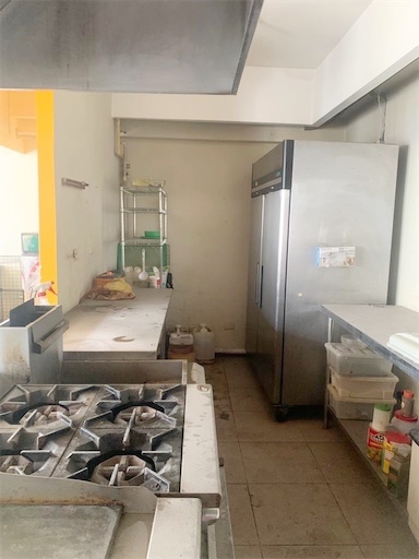 oficinas y locales comerciales - Local en Piantini céntrico  3