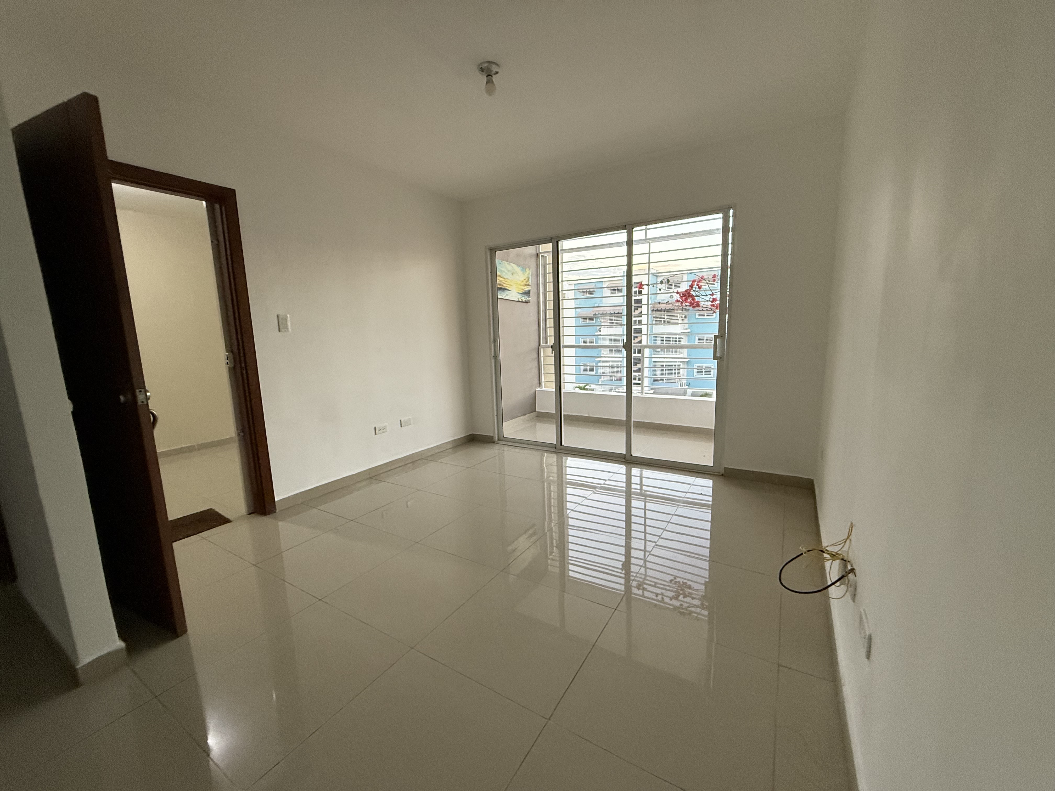 apartamentos - Apartamento en alquiler en Alameda, 3 habitaciones, 2 baños, 1 parqueo, area soc 0