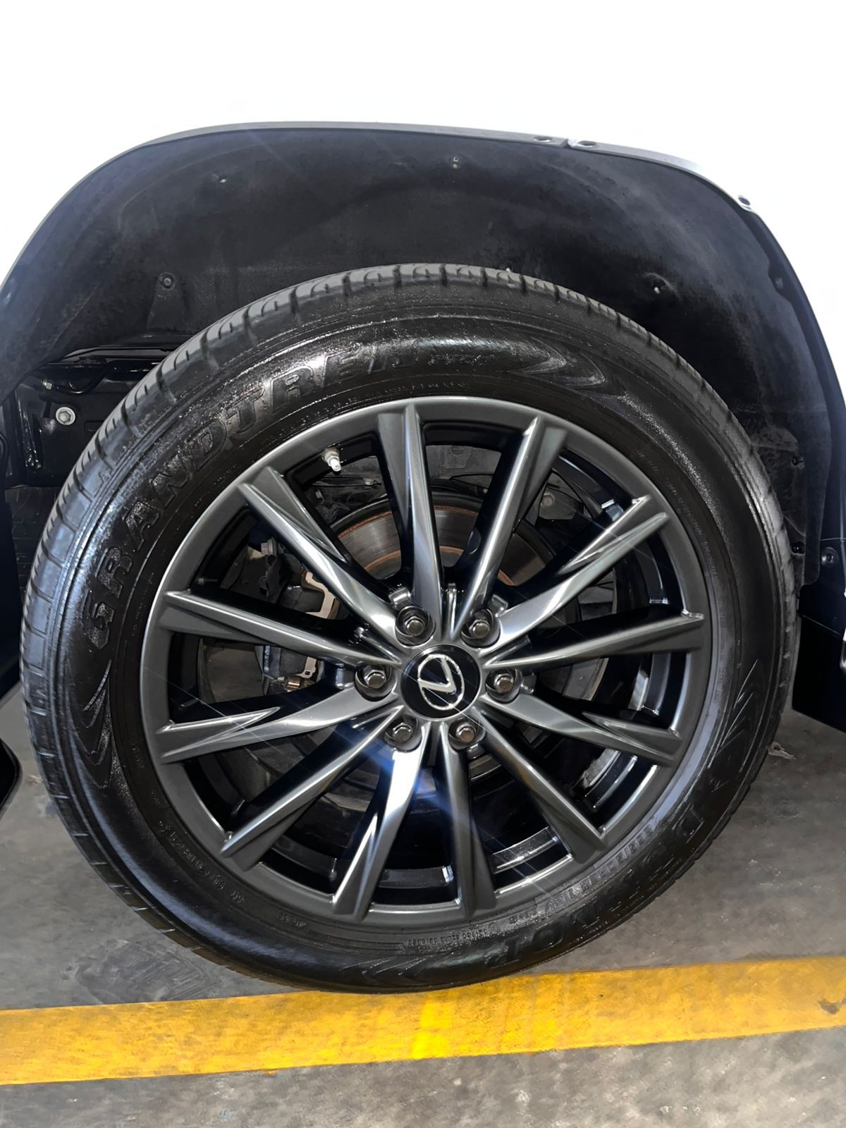 jeepetas y camionetas - SE VENDE: Lexus COMO NUEVO 4