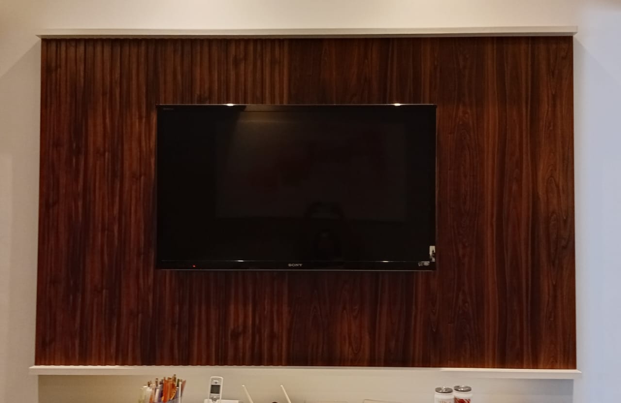 decoración y accesorios - Panel para detras de Televisor 83.5 descargo por 53.3 de alto