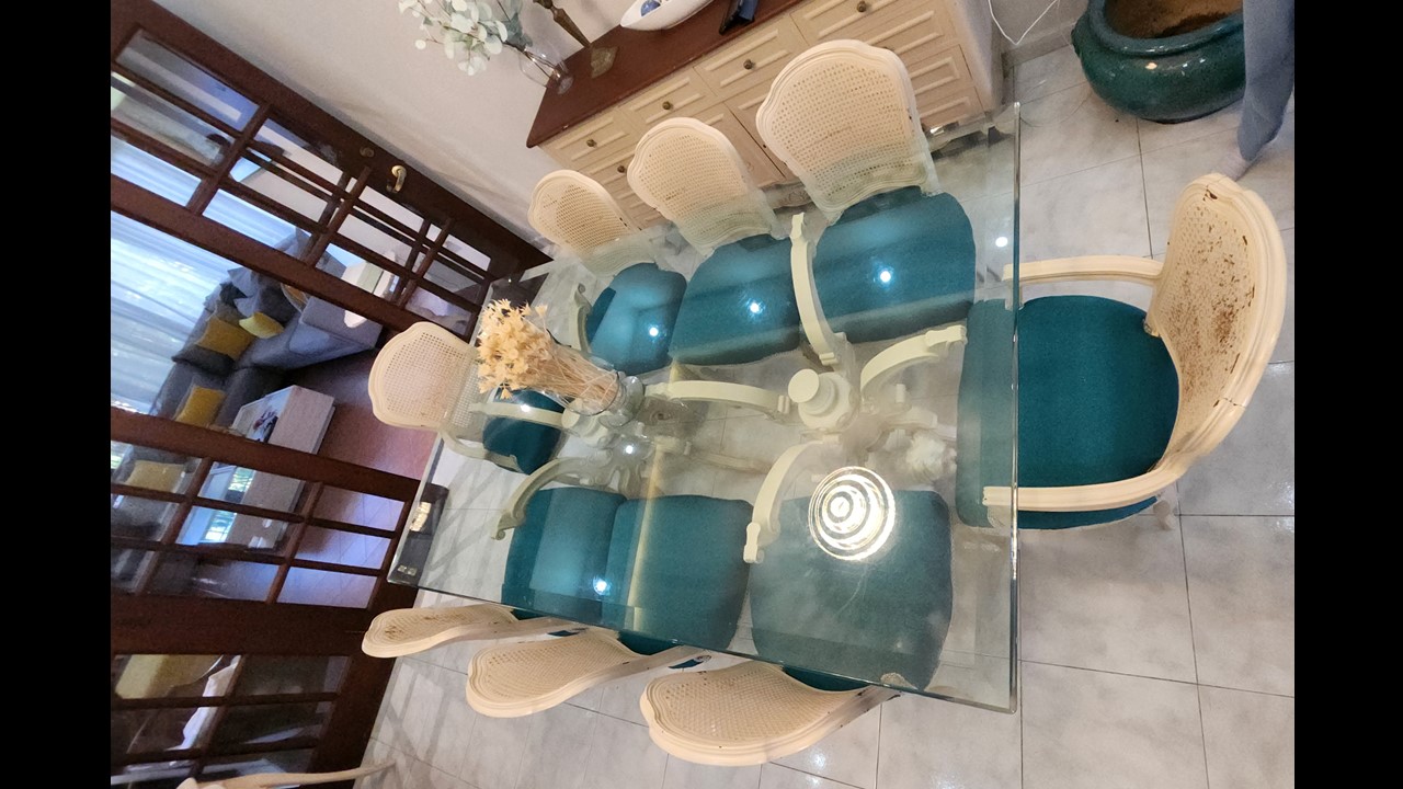 muebles y colchones - Comedor de 8 sillas en caoba 1