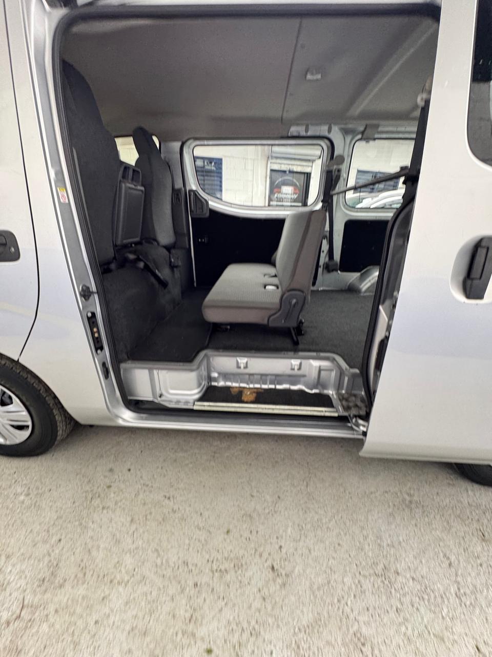 carros - NISSAN CARAVAN NV350 7
