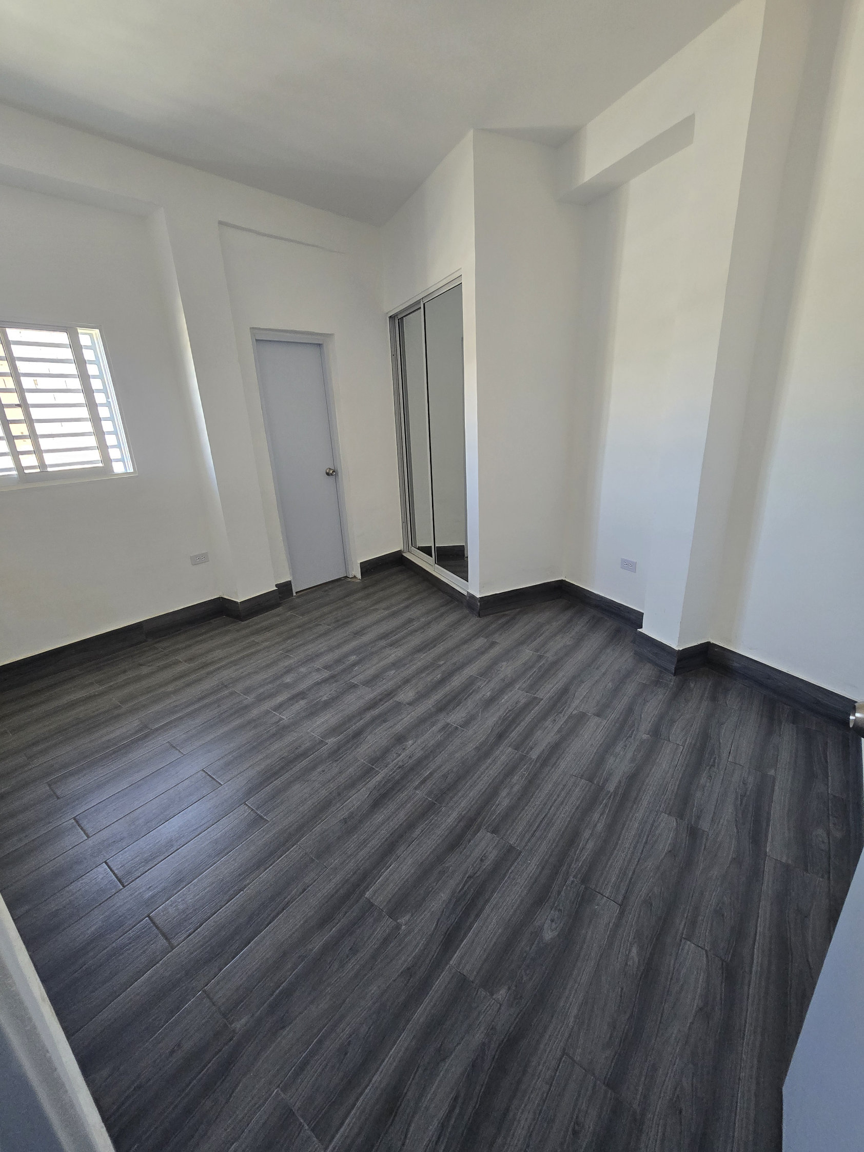 apartamentos - Alquiler Apartamento de 2 hab $15,000 en Libertador de HERRERA 5