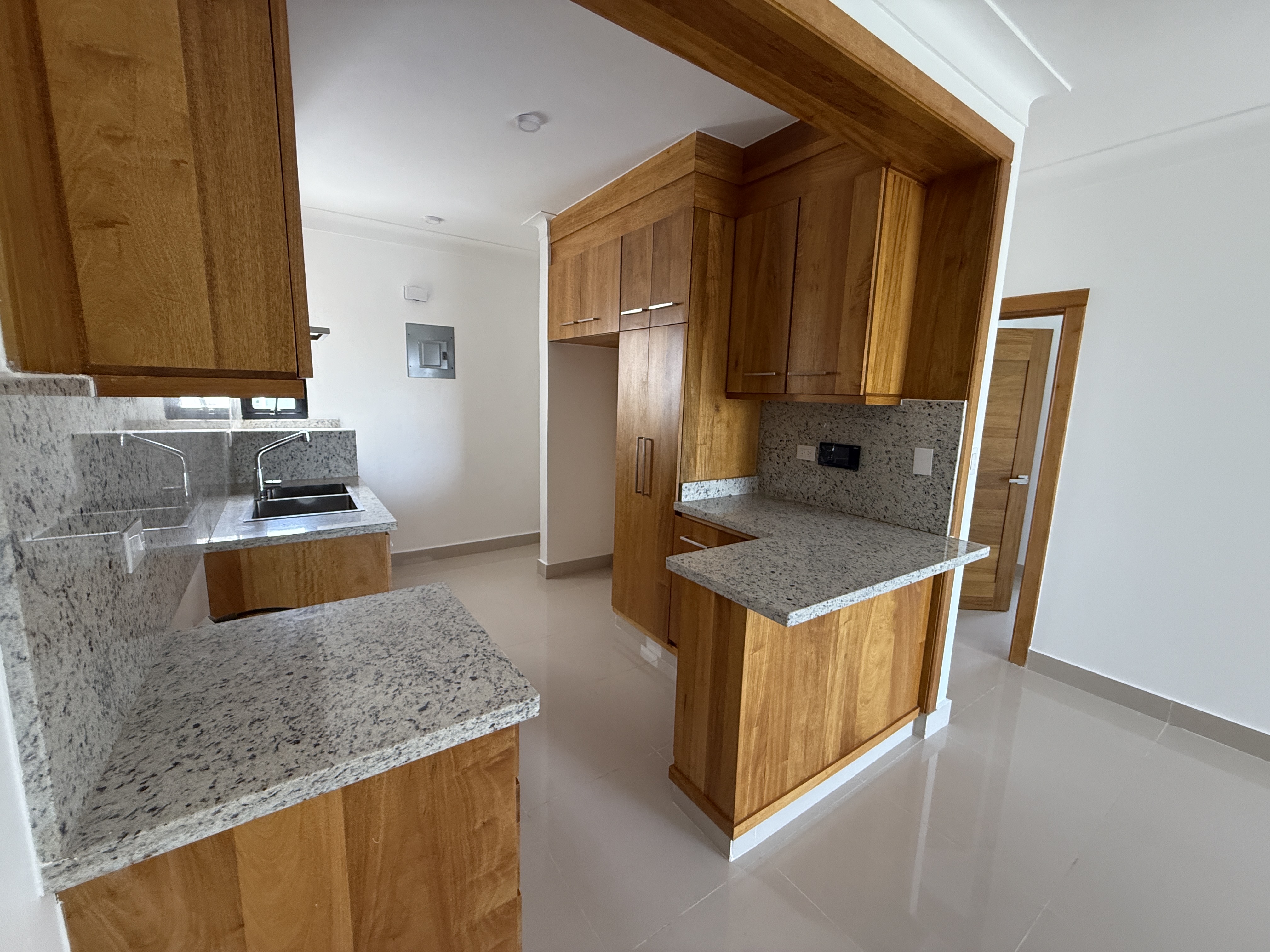 apartamentos - vendemos 4to + terraza próximo a Homs  4