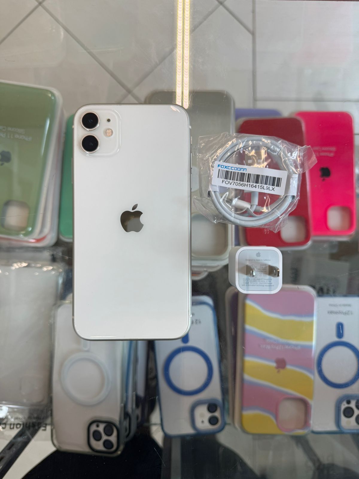 celulares y tabletas - iphone 11 blanco 64 GB Desbloqueado.