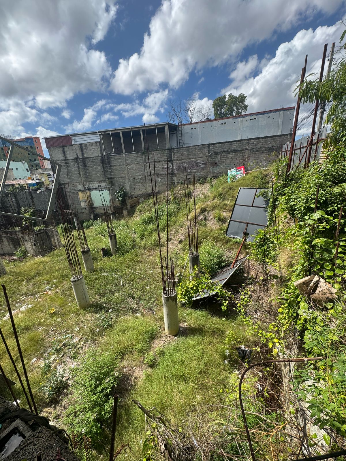 solares y terrenos - VENDO Solar de 804 Metros En La Avenida Los Prócer 8