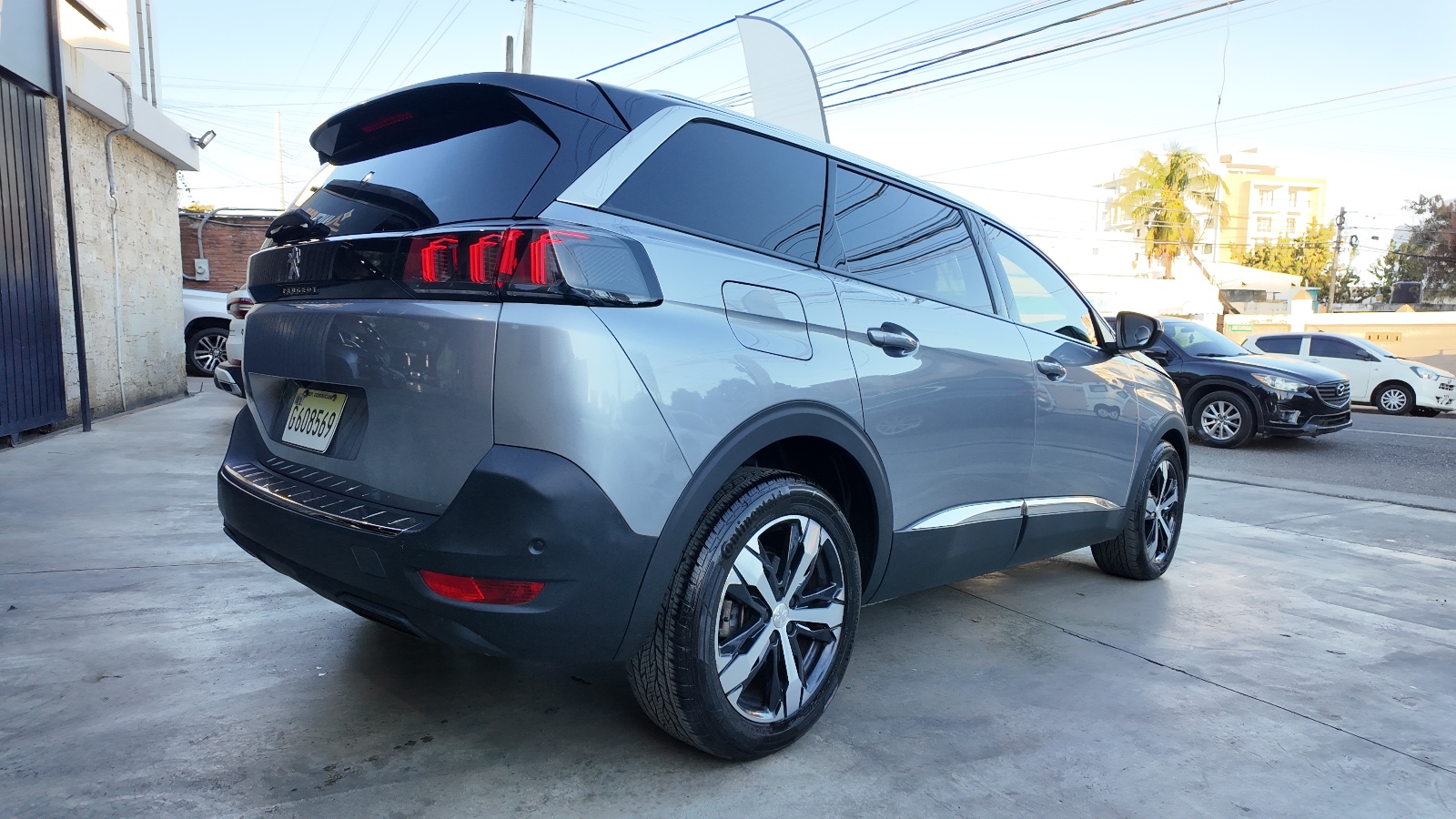 jeepetas y camionetas - PEUGEOT 5008 ALLURE 2023 3