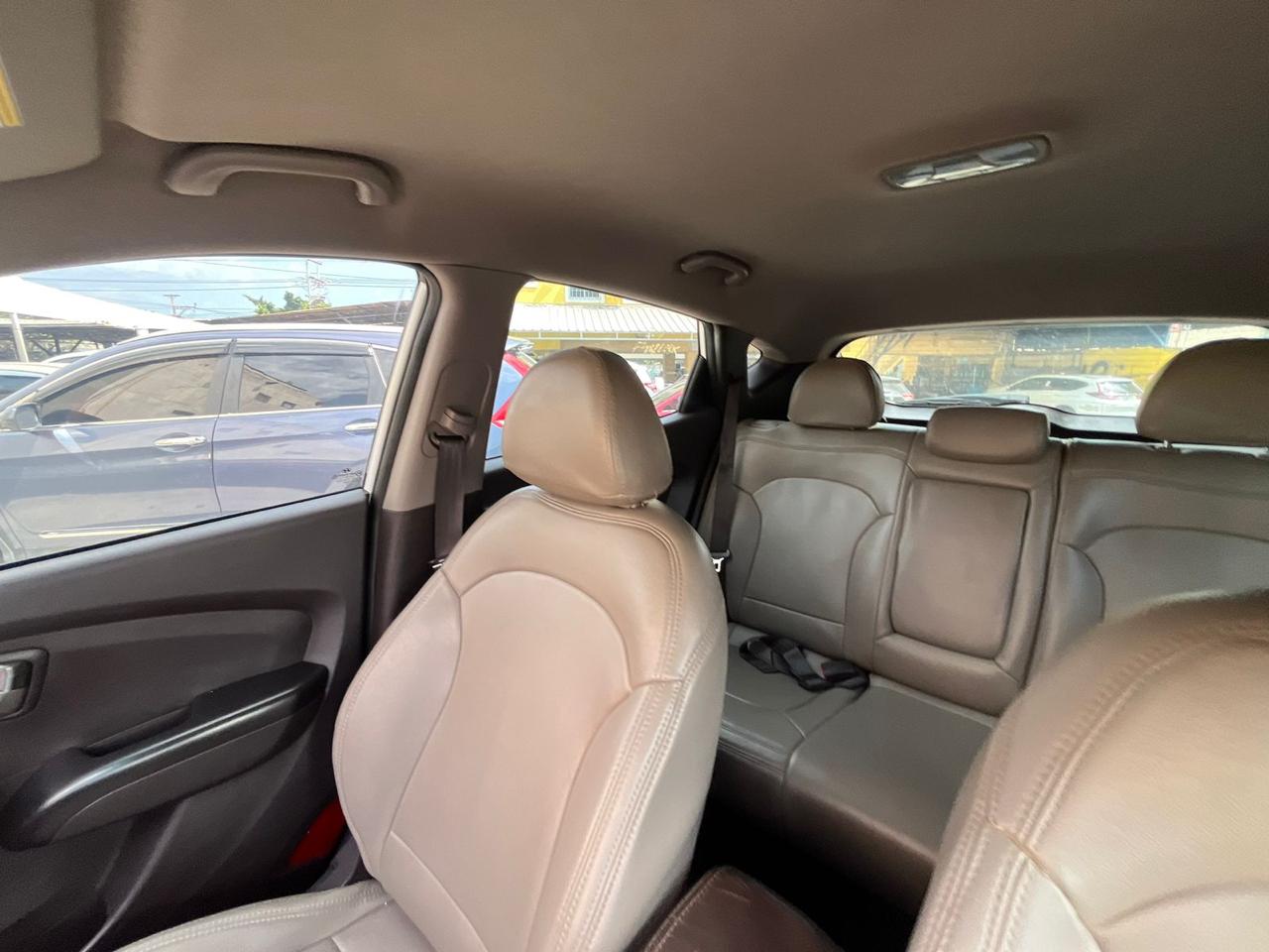 jeepetas y camionetas - Hyundai Tucson 2011 600,000 NEGOCIABLE  5