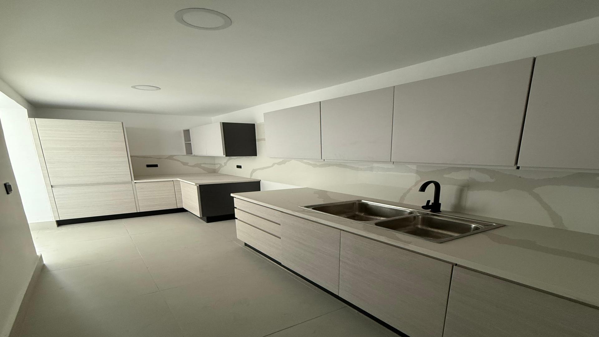 apartamentos - Alquiler de 2 habs | Piso 10 | Evaristo Morales 1