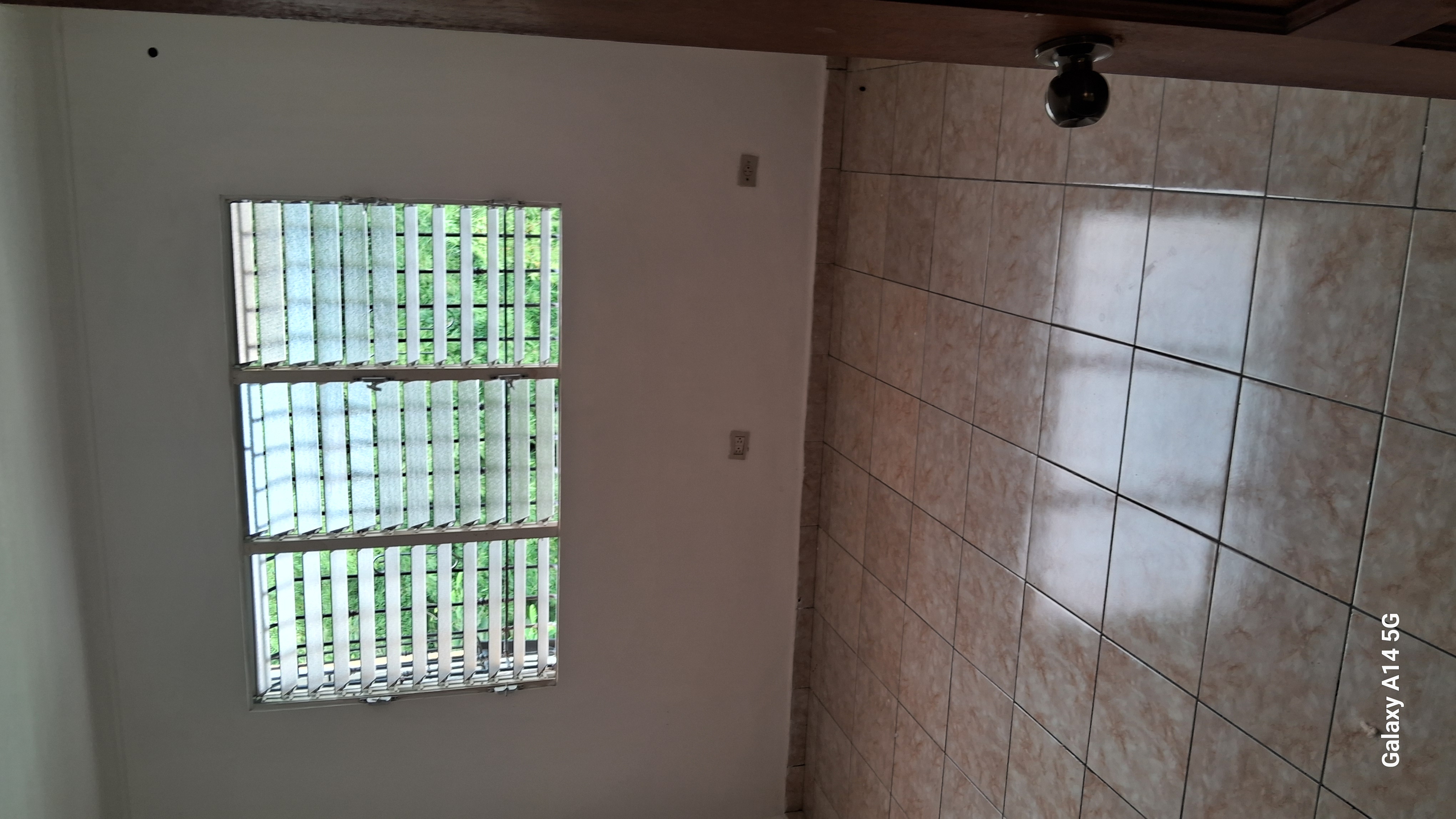 apartamentos - Ave. Republica de Colombia. hermoso y tranquilo apto. 3er piso.  5