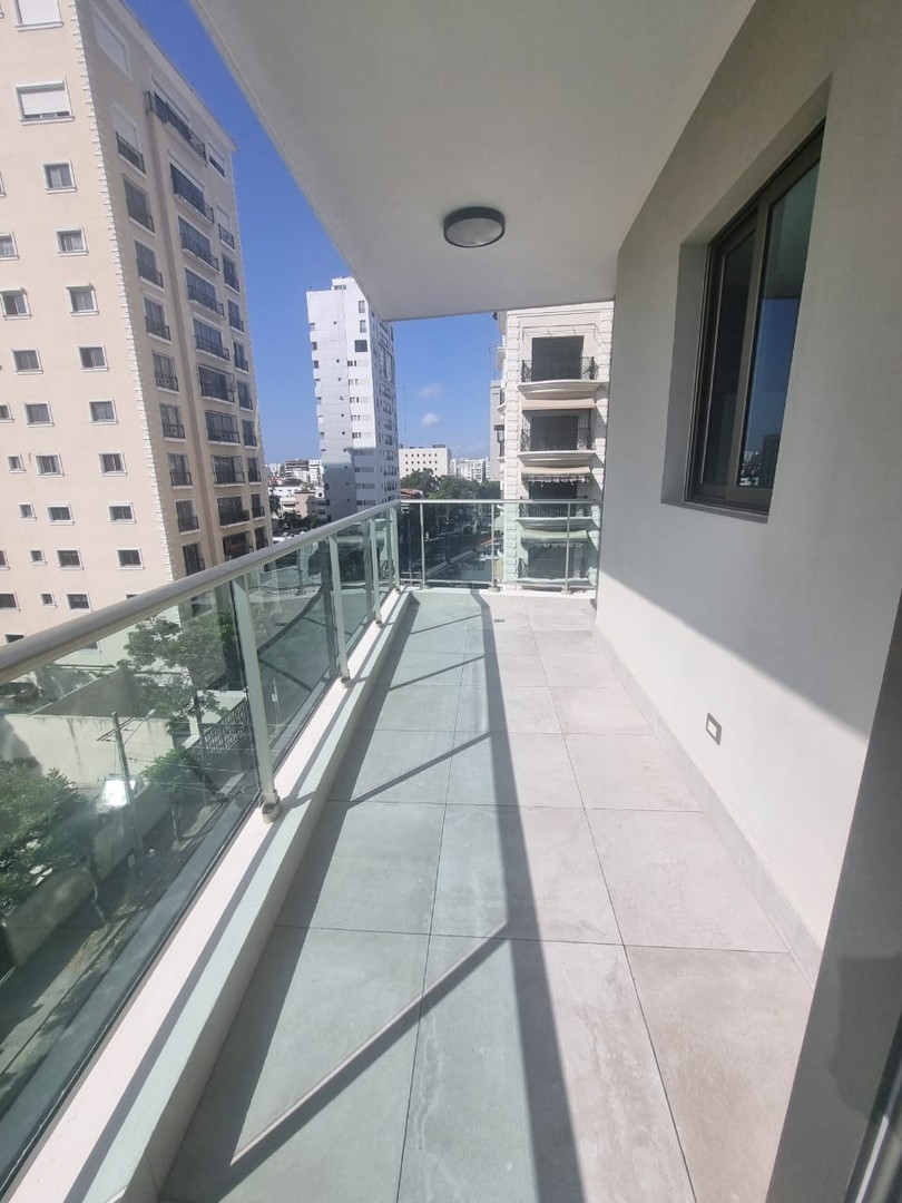 apartamentos - Apartamento con line blanca en renta en el sector de Piantini
 2