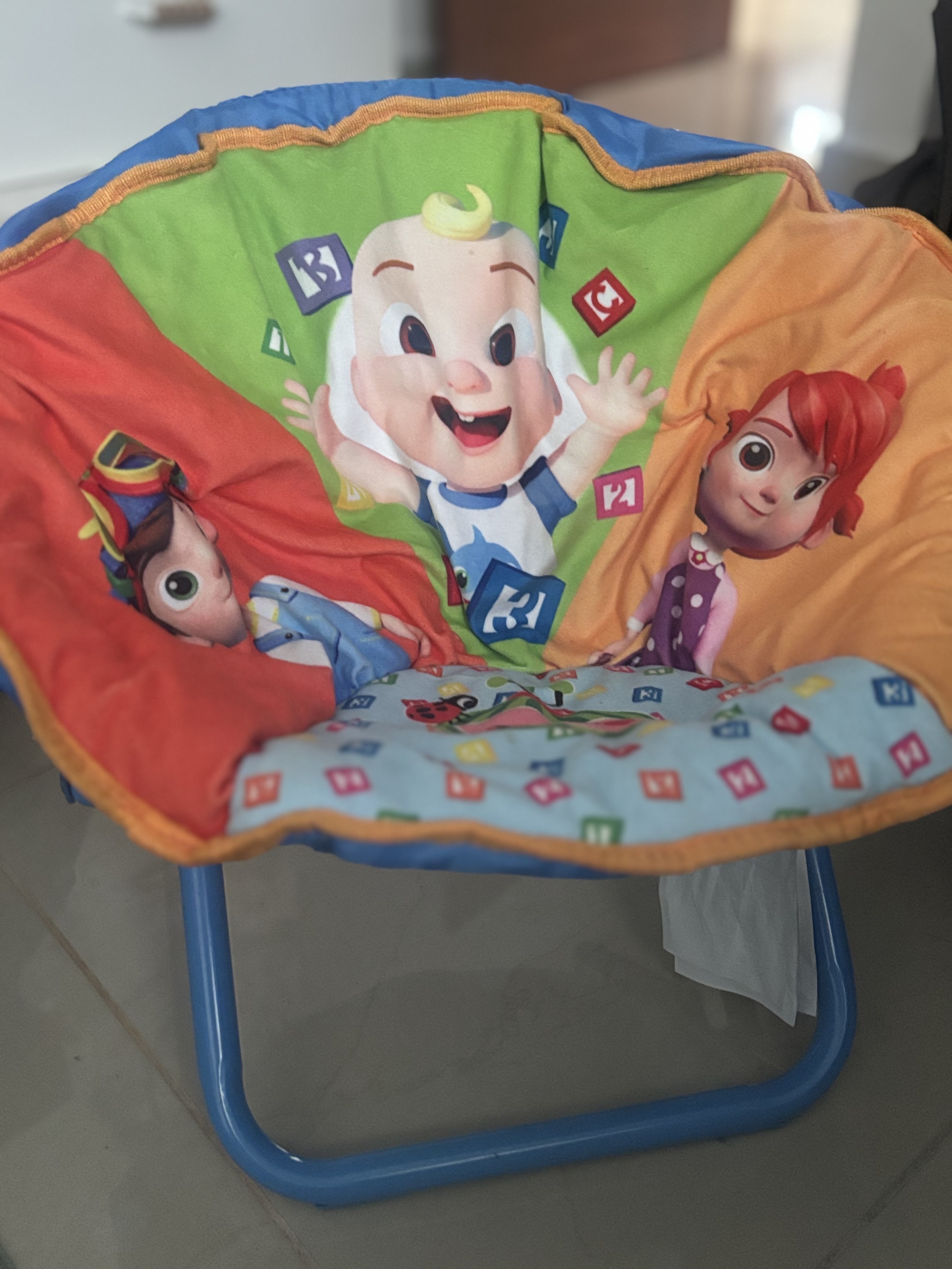 coches y sillas - Silla Cocomelon como nueva  4