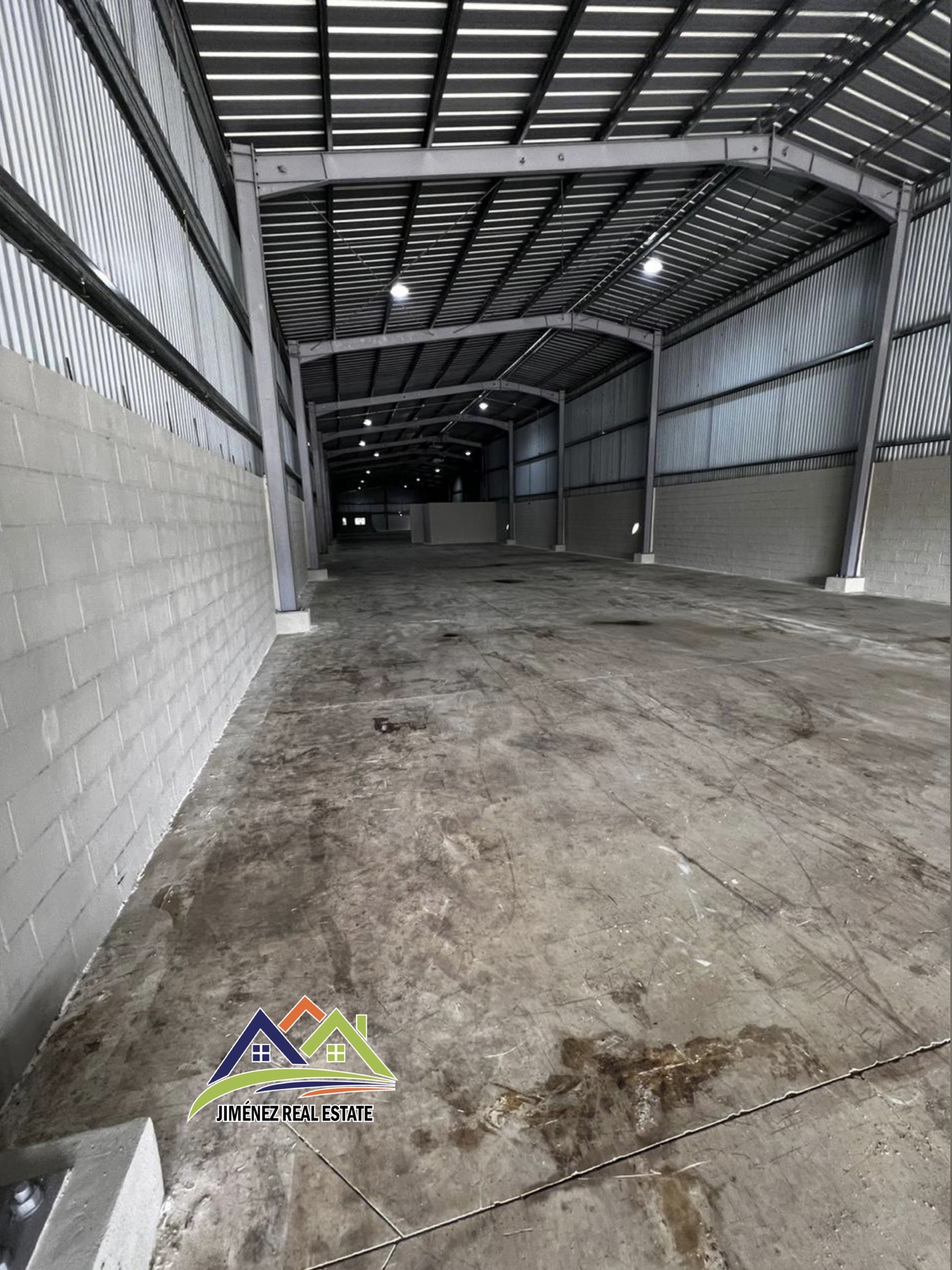 oficinas y locales comerciales - NAVE INDUSTRIAL EN RENTA EN SANTIAGO DE LOS CABALLEROS E 1