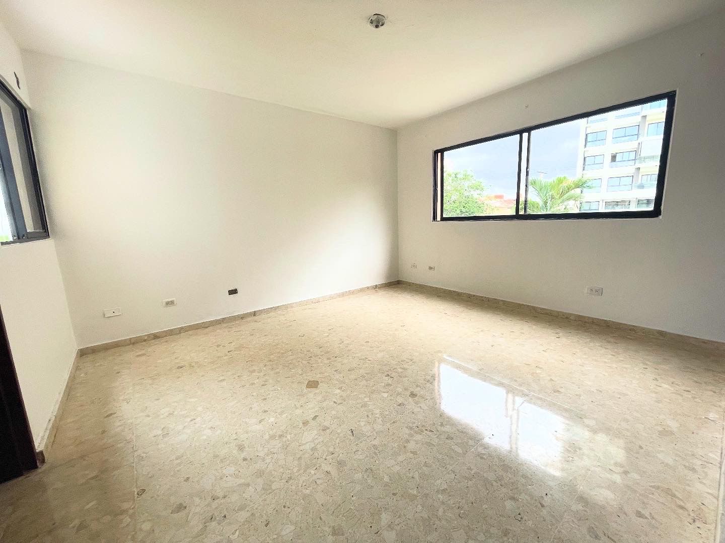 apartamentos - Alquiler en Los Cacicazgos – Zona exclusiva, residencial cerrado y seguro.  3