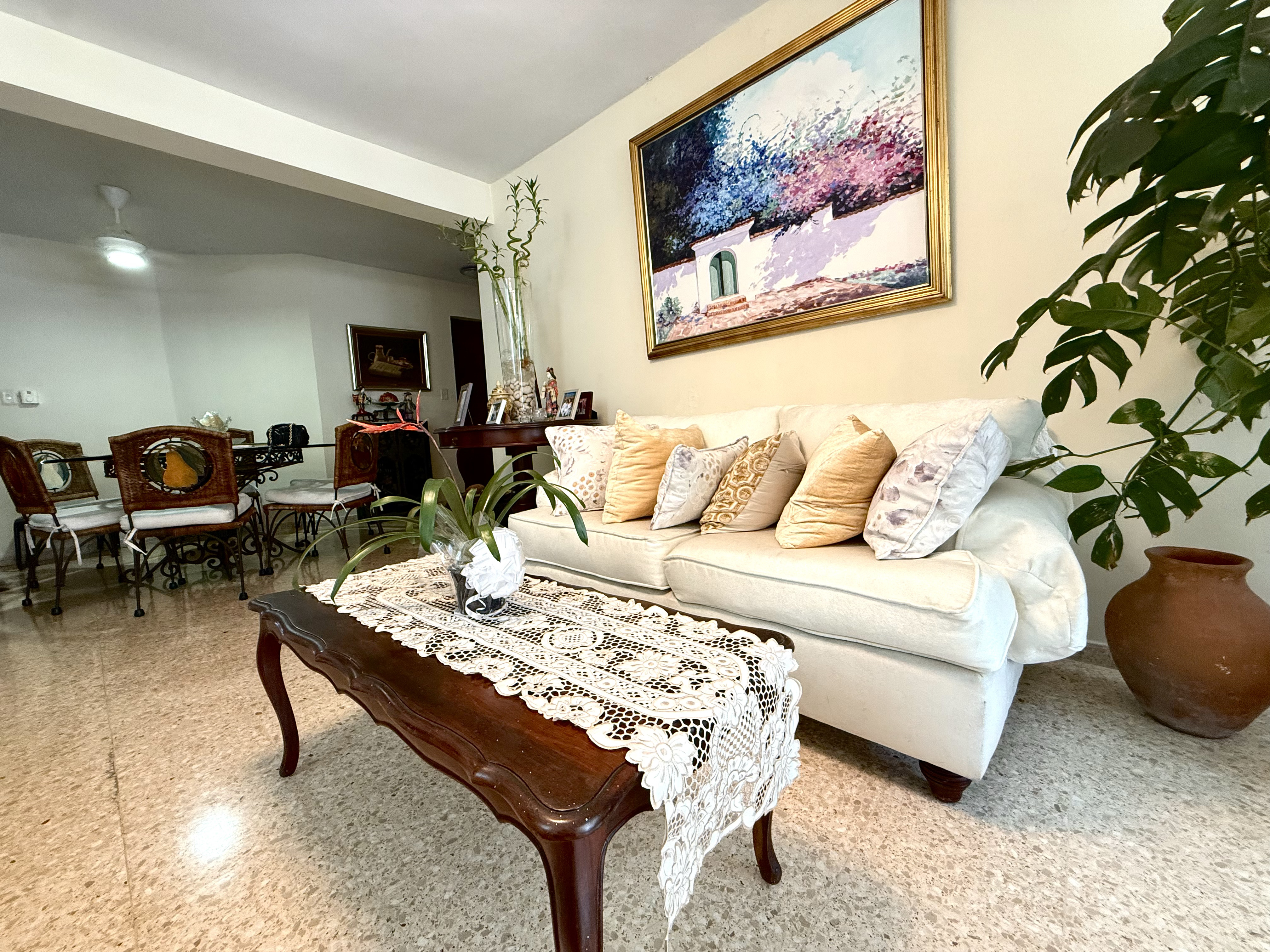 apartamentos - Venta de de 3 habitaciones en Zona Universitaria. 3