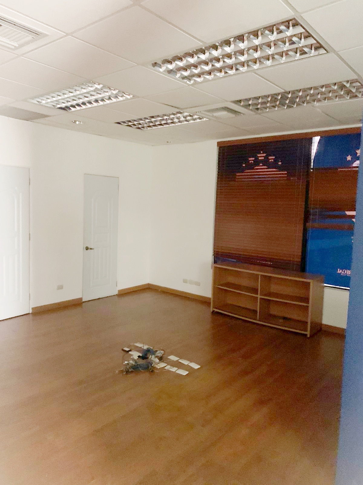 oficinas y locales comerciales - Local céntrico en Piantini 7
