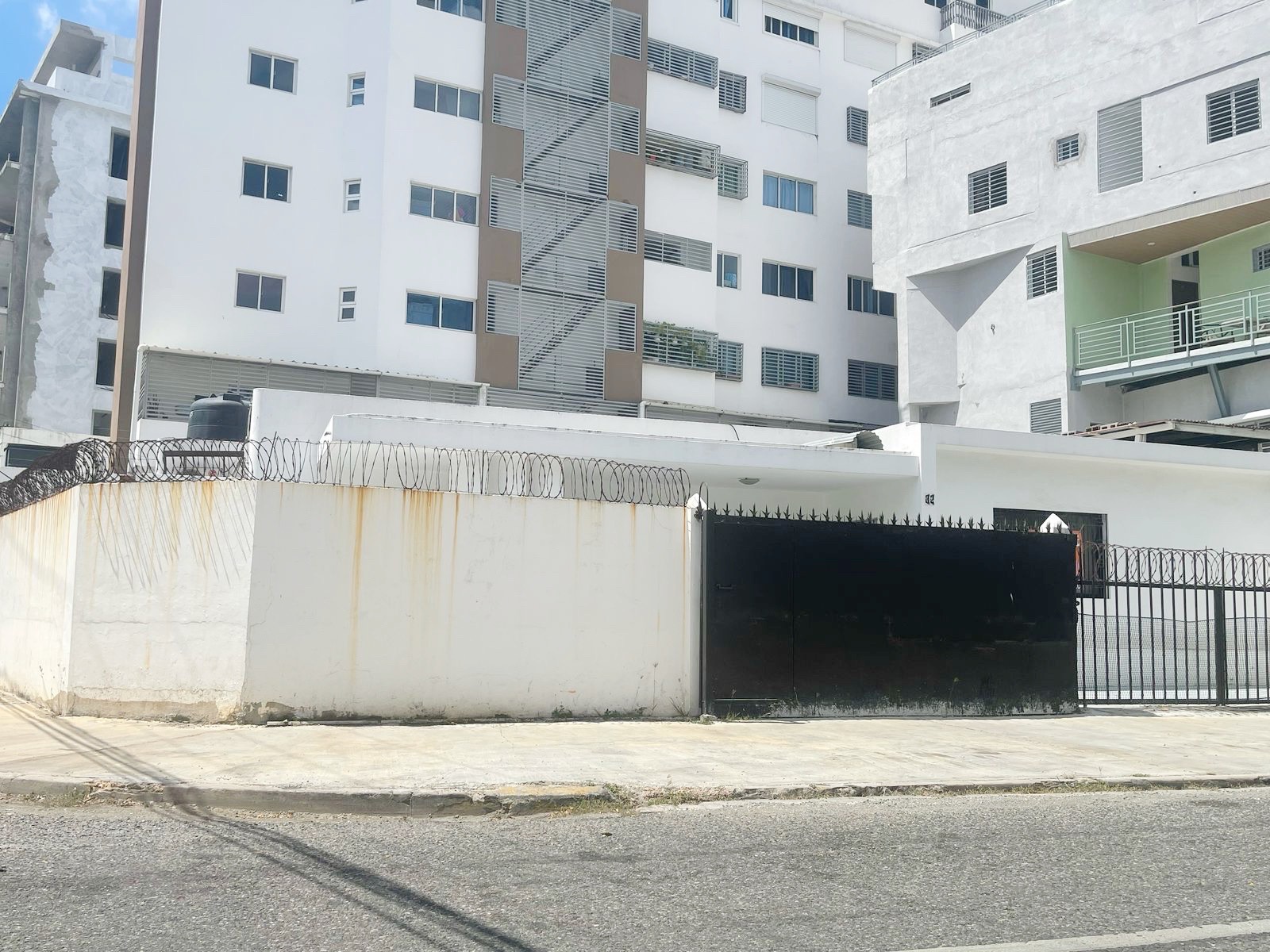 casas - Propiedad comercial la Esperilla  1